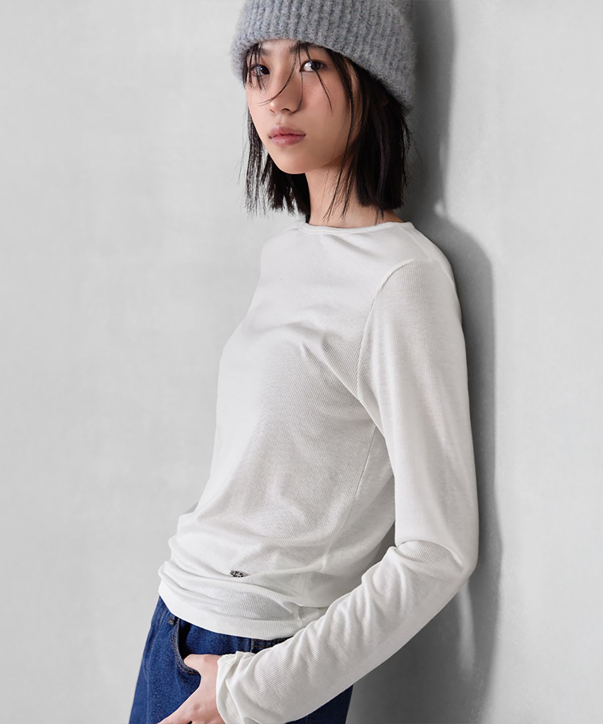 런던다다(LONDONDADA) TENCEL RIBBED PENDANT T-SHIRT, WHITE
