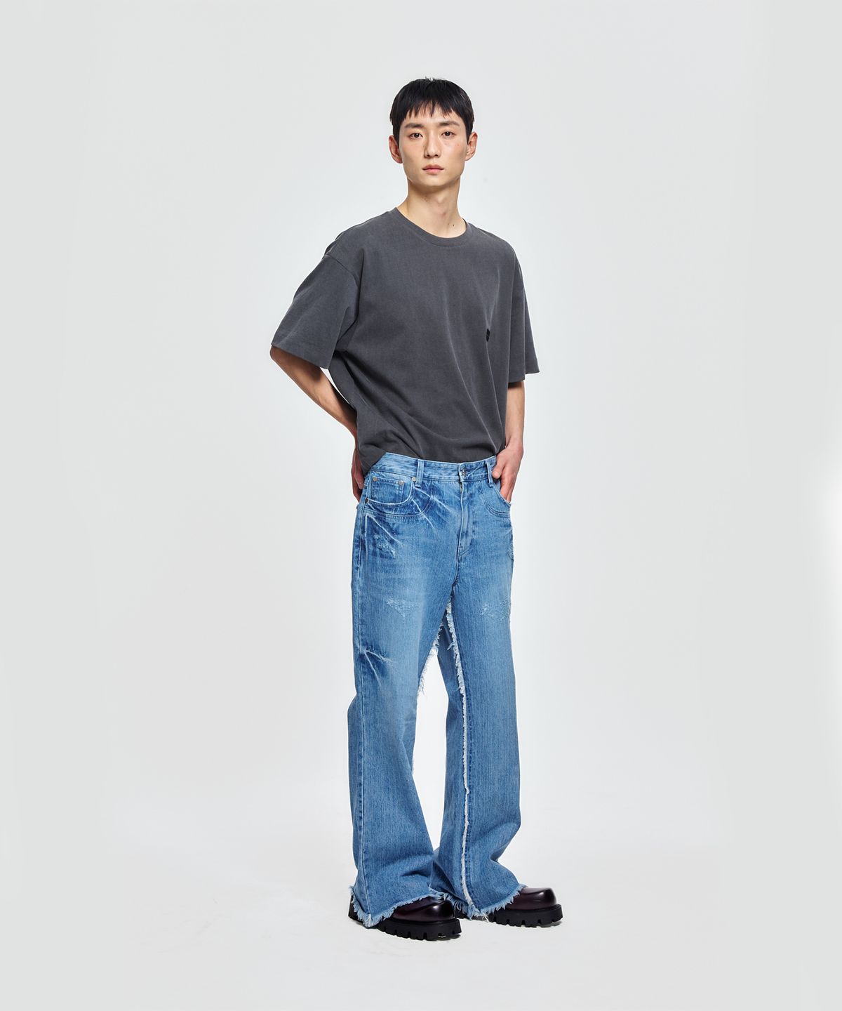 엠티더블유(MTW) 피그먼트 다잉 로고 자수 티셔츠