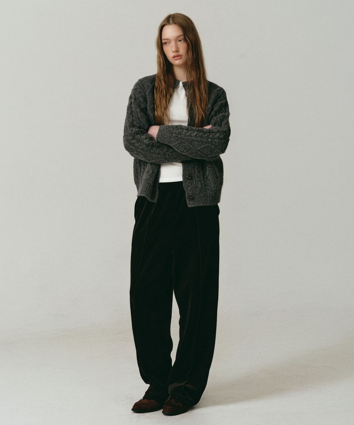 로시로우(LOSSYROW) Velvet Straight Pants Black
