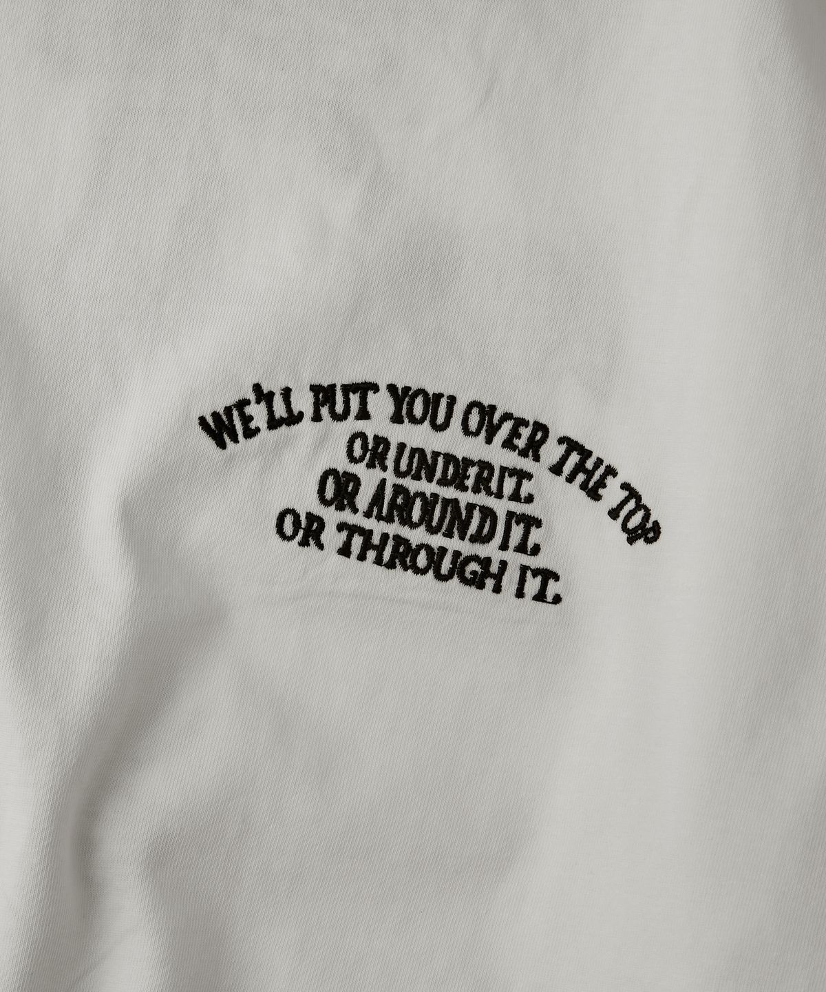 아웃스탠딩(OUTSTANDING) [LOONEY TUNES] LONG SLEEVE(THIS MIGHT HURT)_OFF WHITE