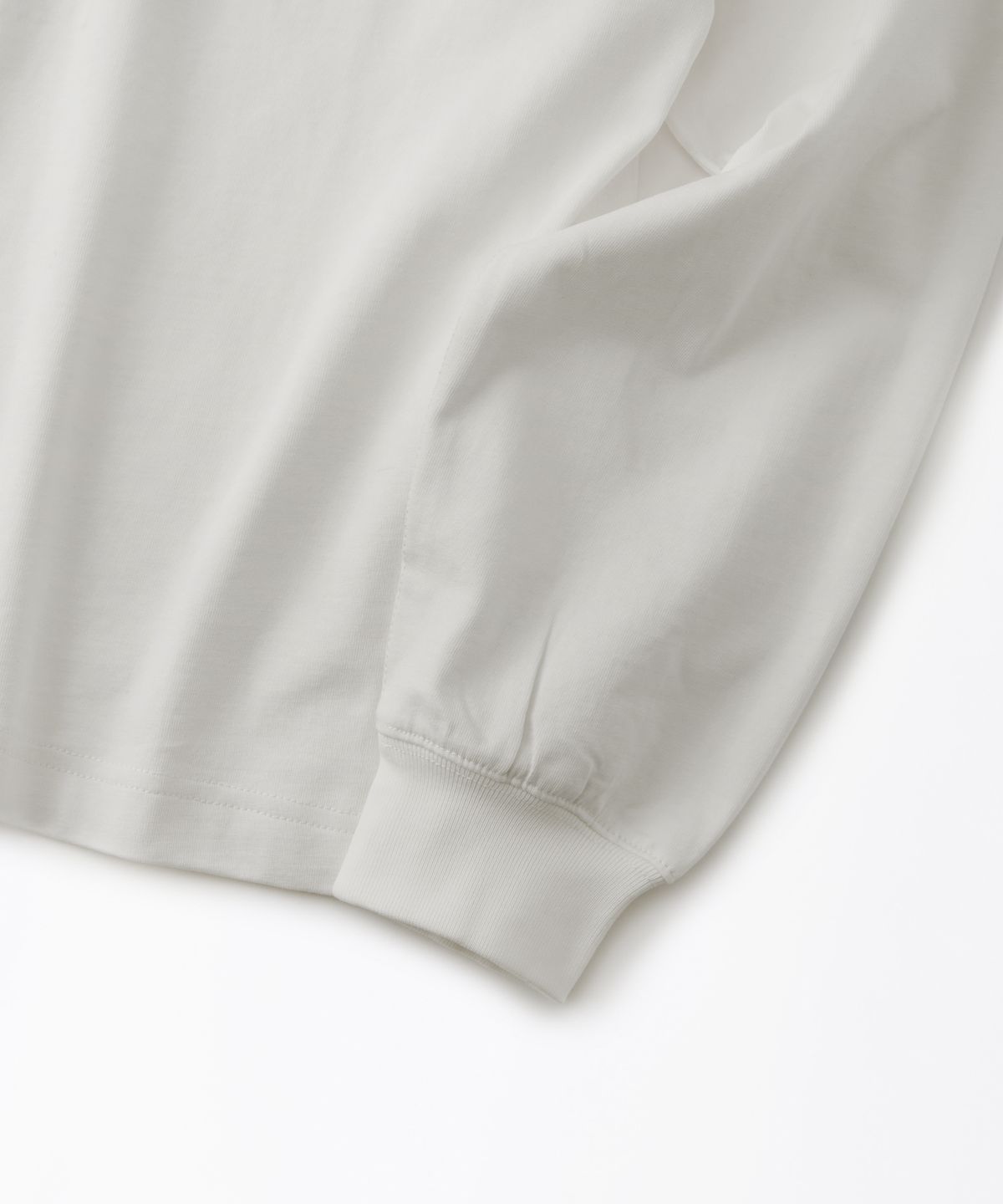 아웃스탠딩(OUTSTANDING) [LOONEY TUNES] LONG SLEEVE(THIS MIGHT HURT)_OFF WHITE