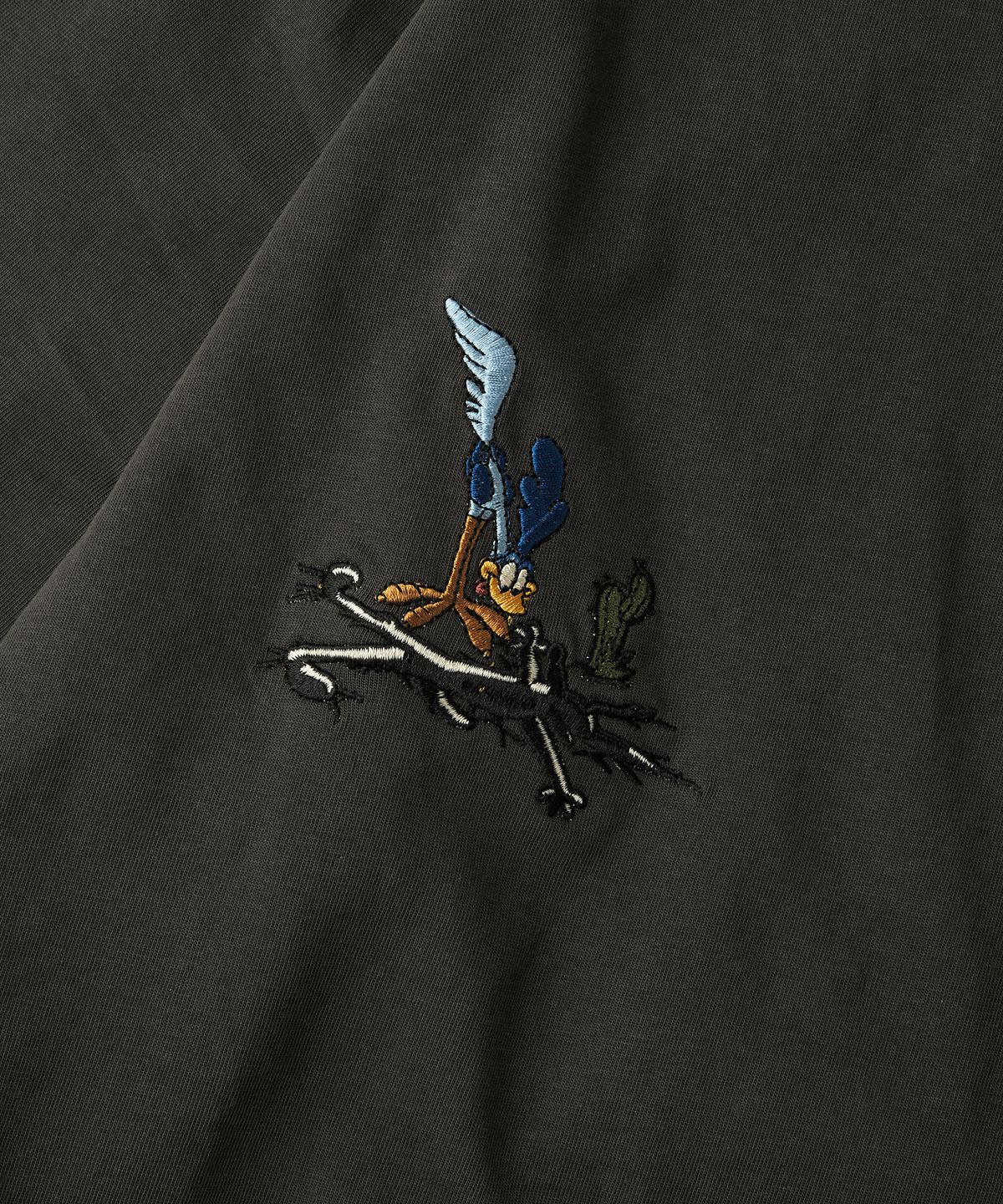 아웃스탠딩(OUTSTANDING) [LOONEY TUNES] LONG SLEEVE(THIS MIGHT HURT)_CHARCOAL
