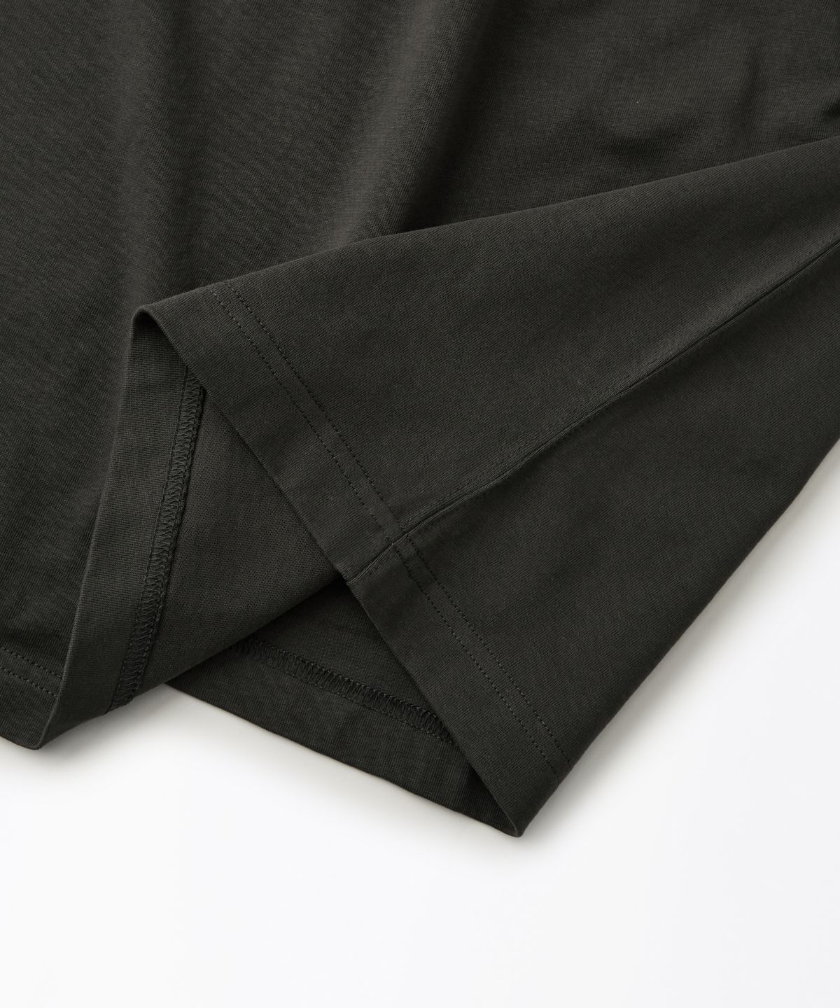 아웃스탠딩(OUTSTANDING) [LOONEY TUNES] LONG SLEEVE(THIS MIGHT HURT)_CHARCOAL