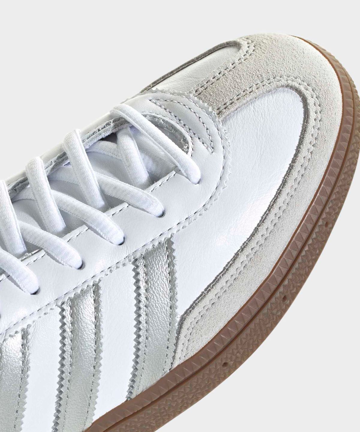 아디다스(ADIDAS) 메르세데스 AMG F1 팀 핸드볼 스페지알 - 화이트:실버:민트 / KJ1178