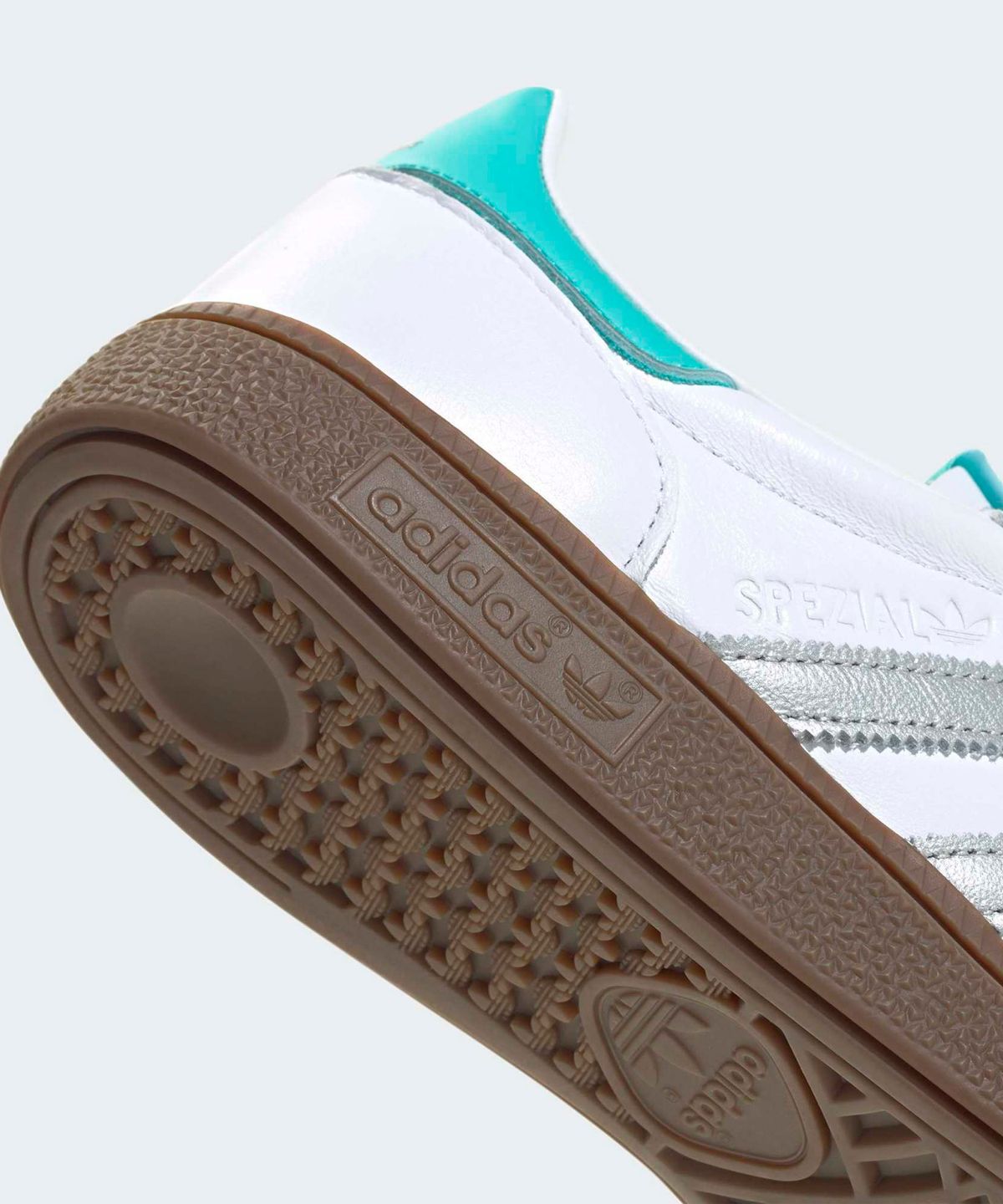 아디다스(ADIDAS) 메르세데스 AMG F1 팀 핸드볼 스페지알 - 화이트:실버:민트 / KJ1178