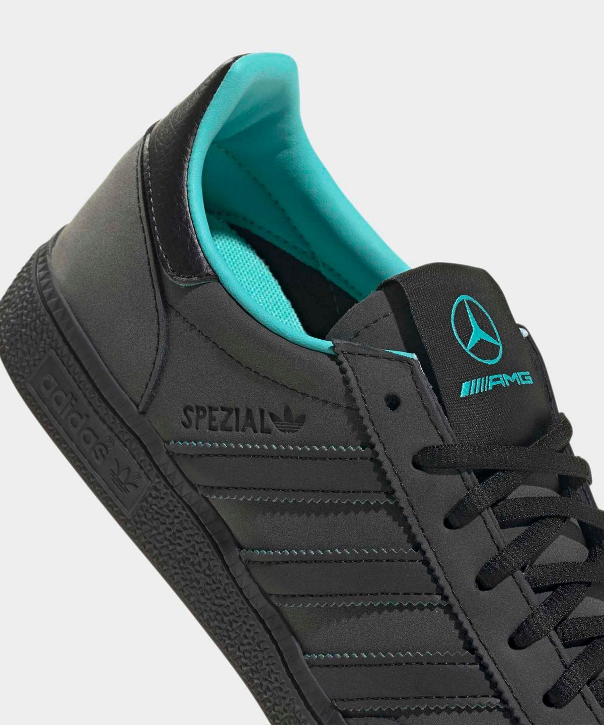 아디다스(ADIDAS) 메르세데스 AMG F1 팀 핸드볼 스페지알 - 블랙 / KJ1195