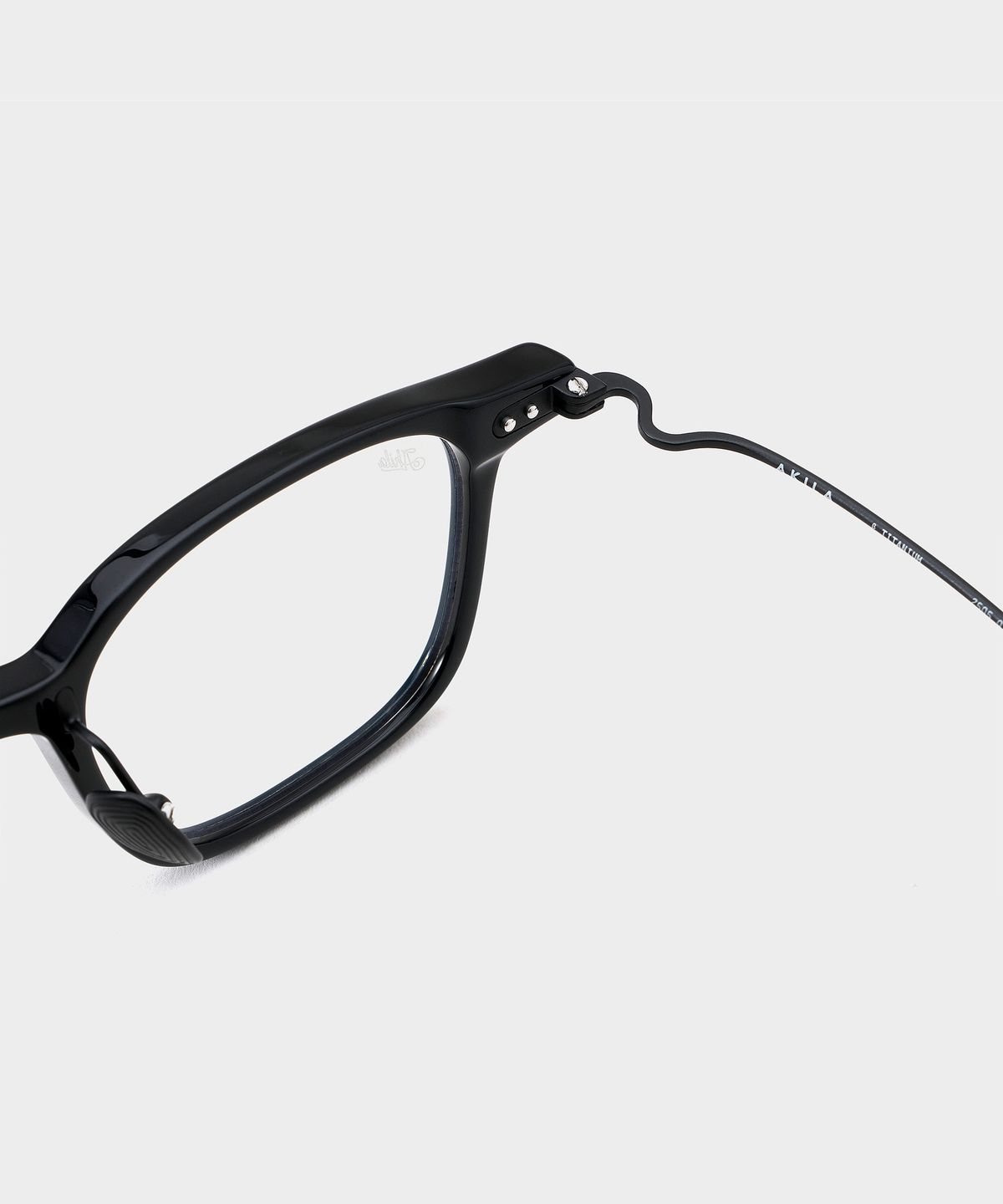 아킬라(AKILA) ENDO 2505 01 09 Black 44Size