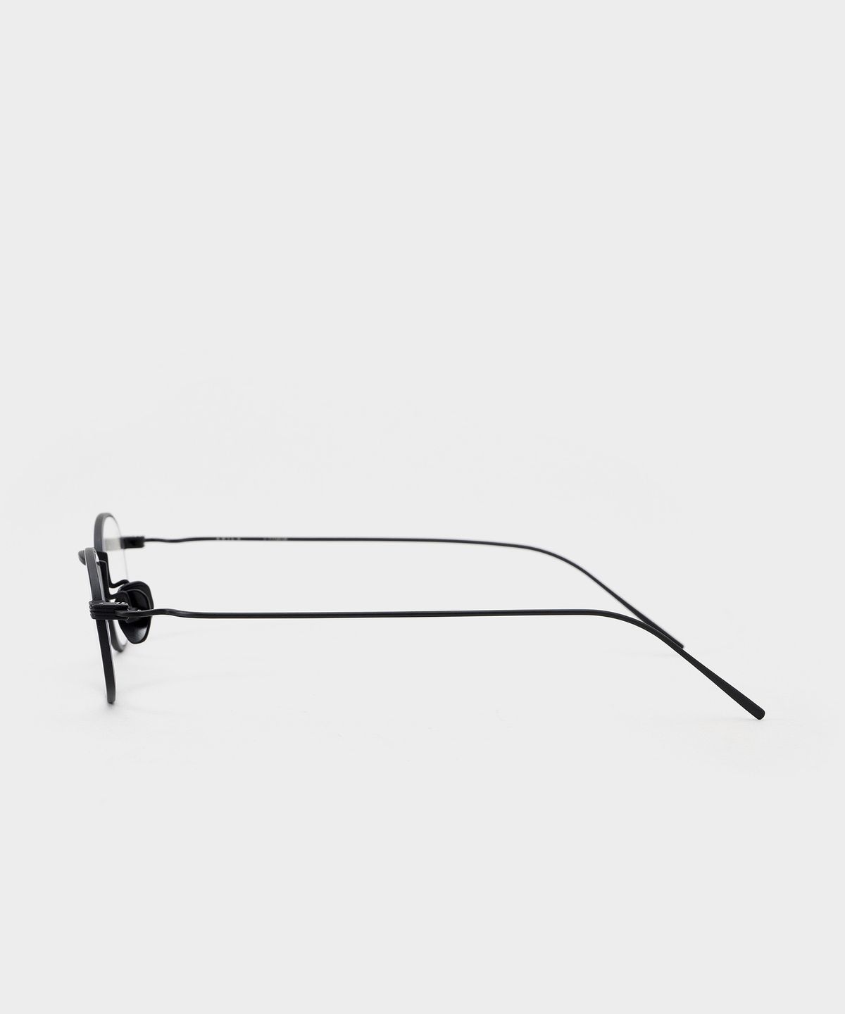 아킬라(AKILA) ICON 2533 01 09 Matte Black 47Size