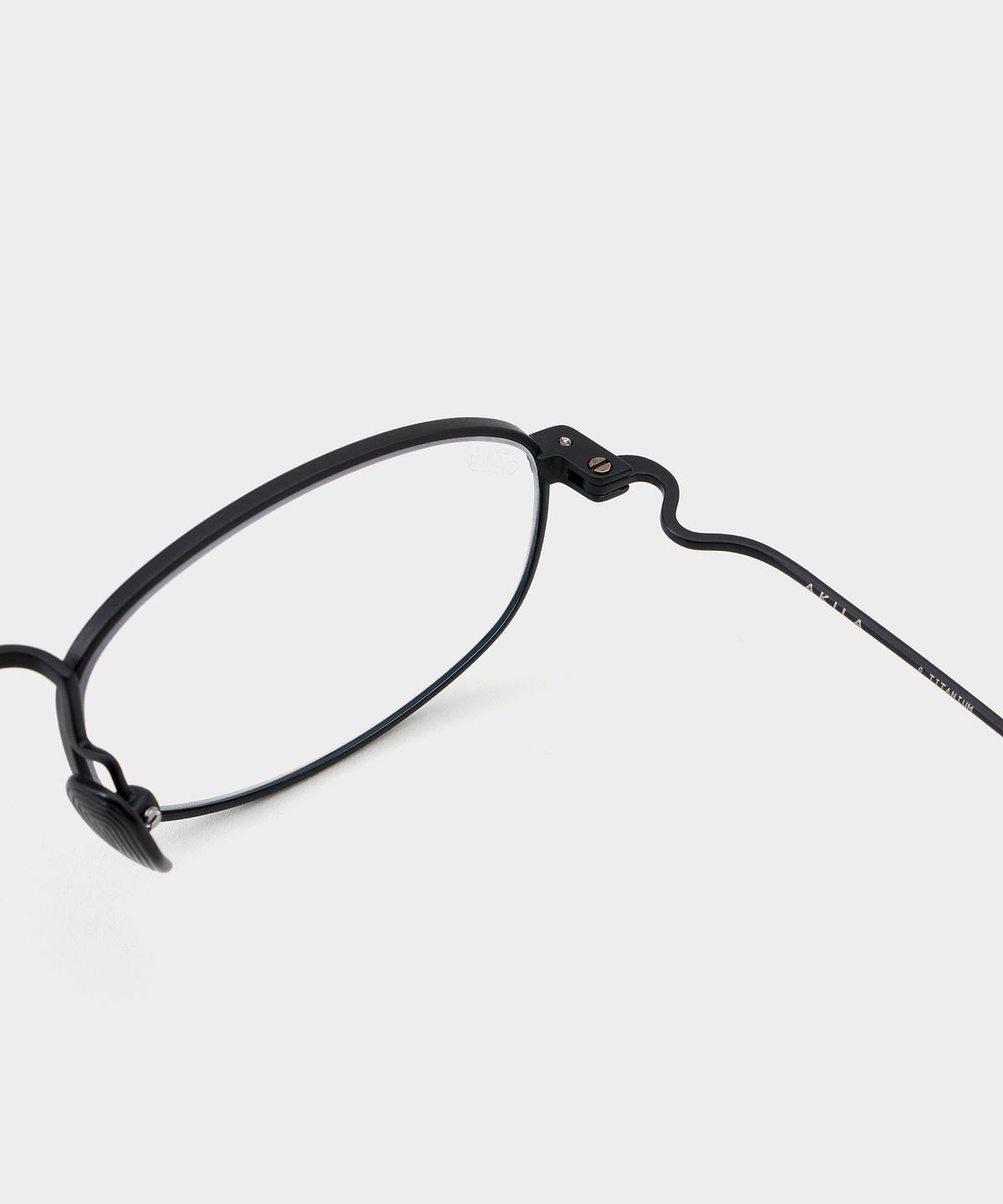 아킬라(AKILA) ICON 2533 01 09 Matte Black 47Size