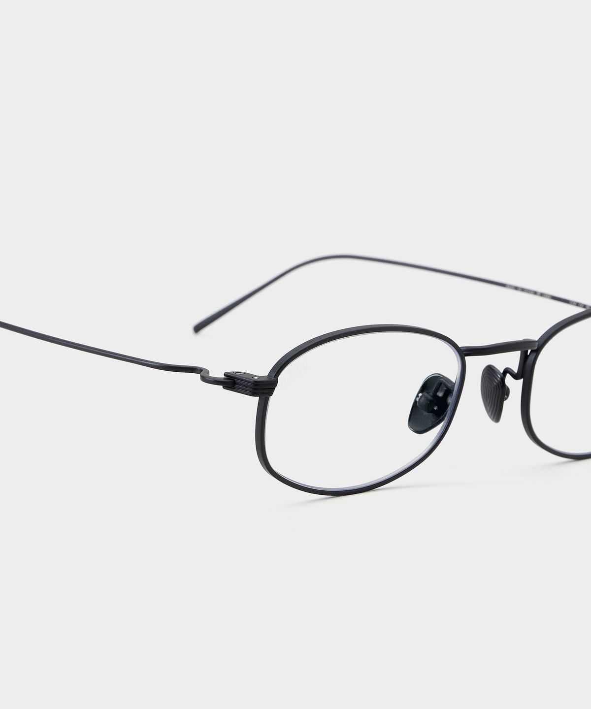 아킬라(AKILA) ICON 2533 01 09 Matte Black 47Size