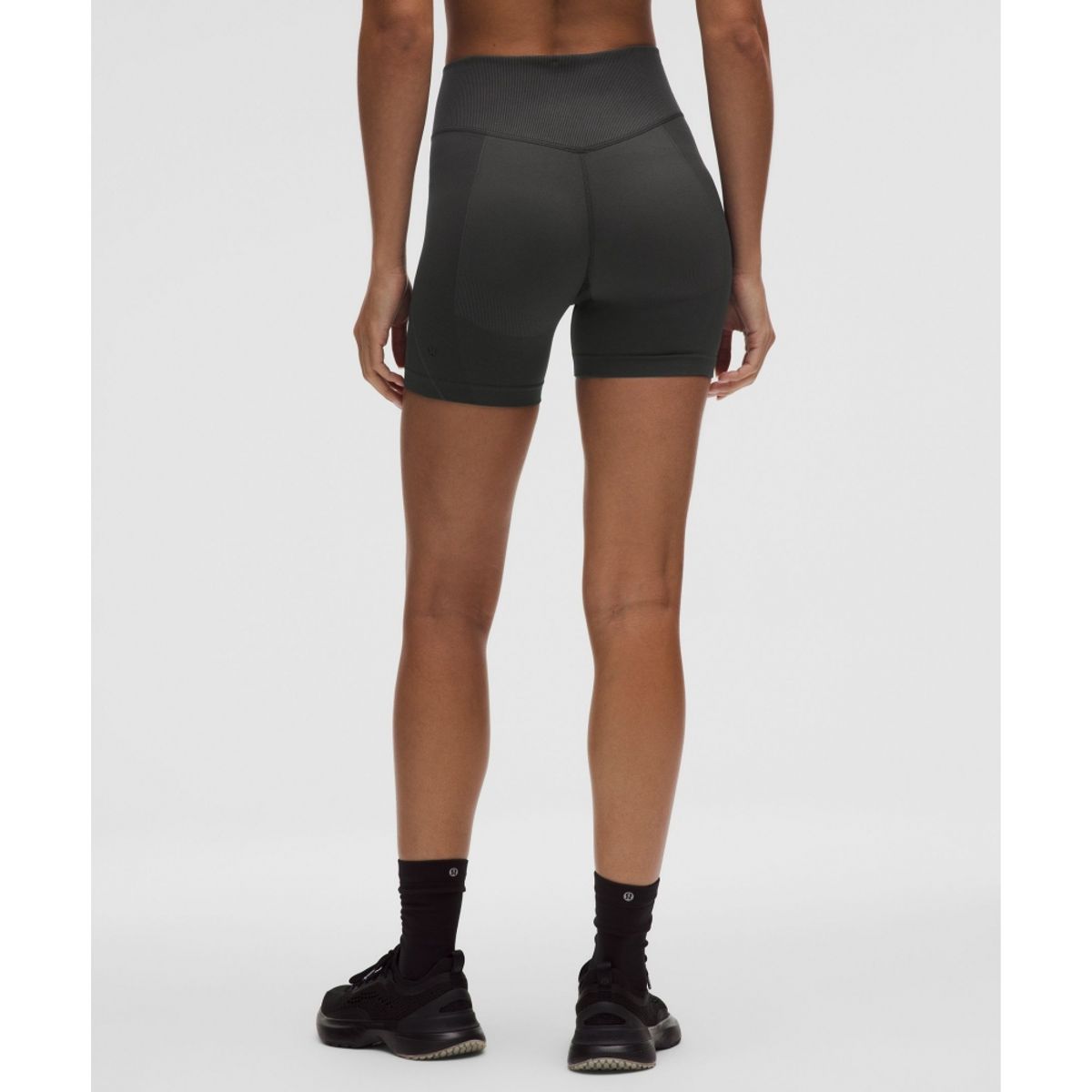 룰루레몬(LULULEMON) 겟 로우 하이라이즈 트레이닝 쇼츠 5inch  BLK GGRE
