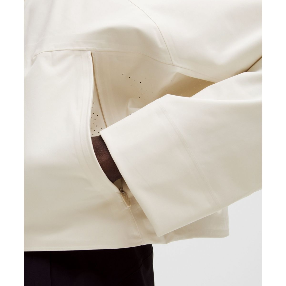 룰루레몬(LULULEMON) 레인 체이서 재킷  LTIV