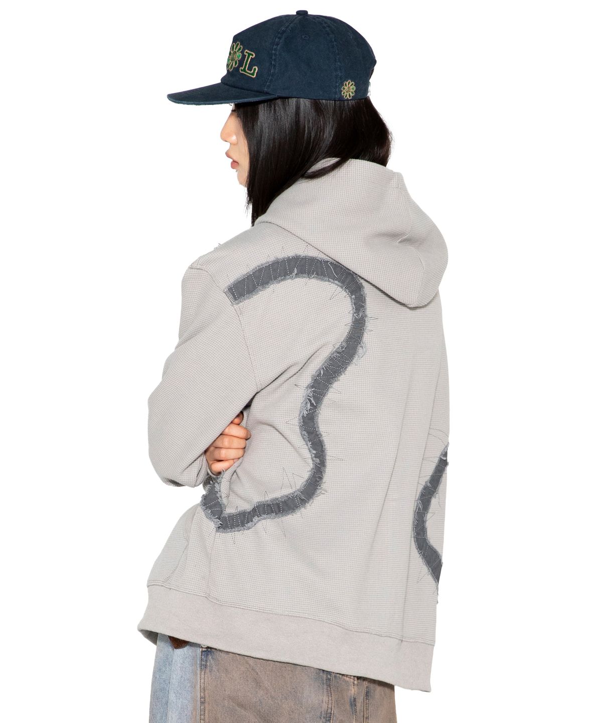 엑스톤즈(XTONZ) XTT151 플로우 아플리케 와플 후드 집업 (GRAY)