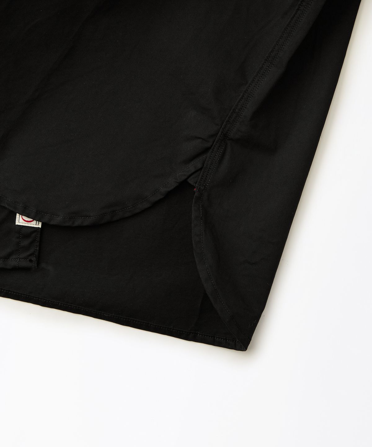 아웃스탠딩(OUTSTANDING) [LOONEY TUNES] TRIPLE STITCH MECHANIC SHIRT_BLACK