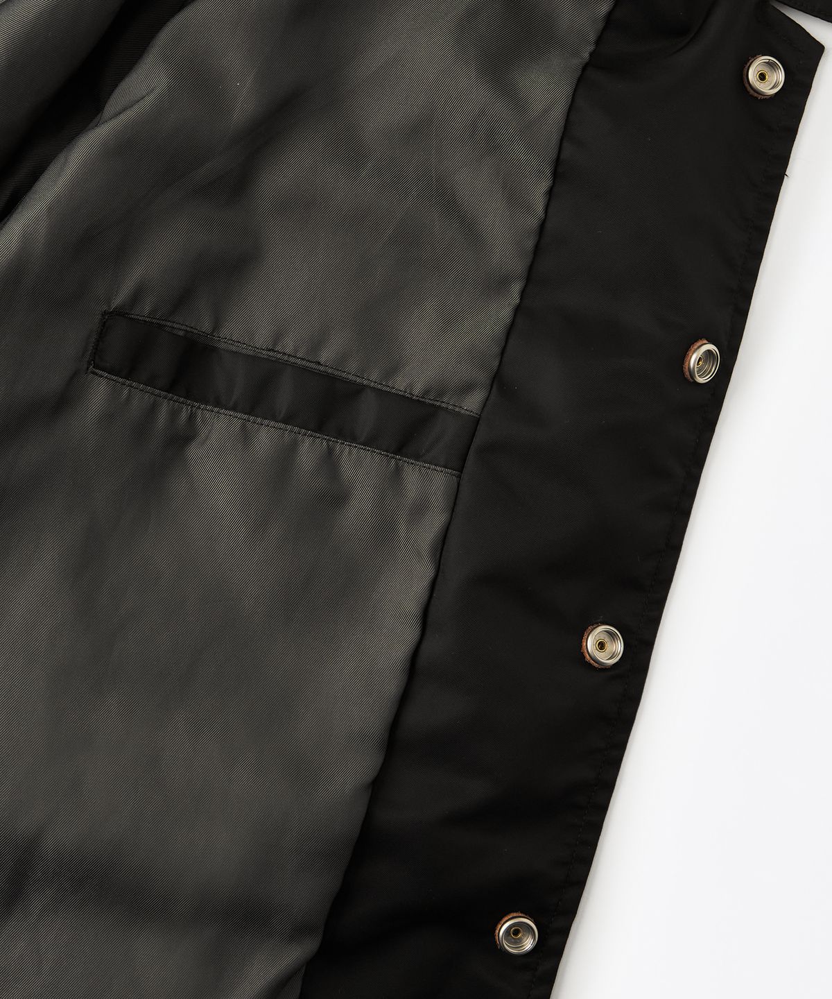 아웃스탠딩(OUTSTANDING) [LOONEY TUNES] WAPPEN COACH JACKET_BLACK
