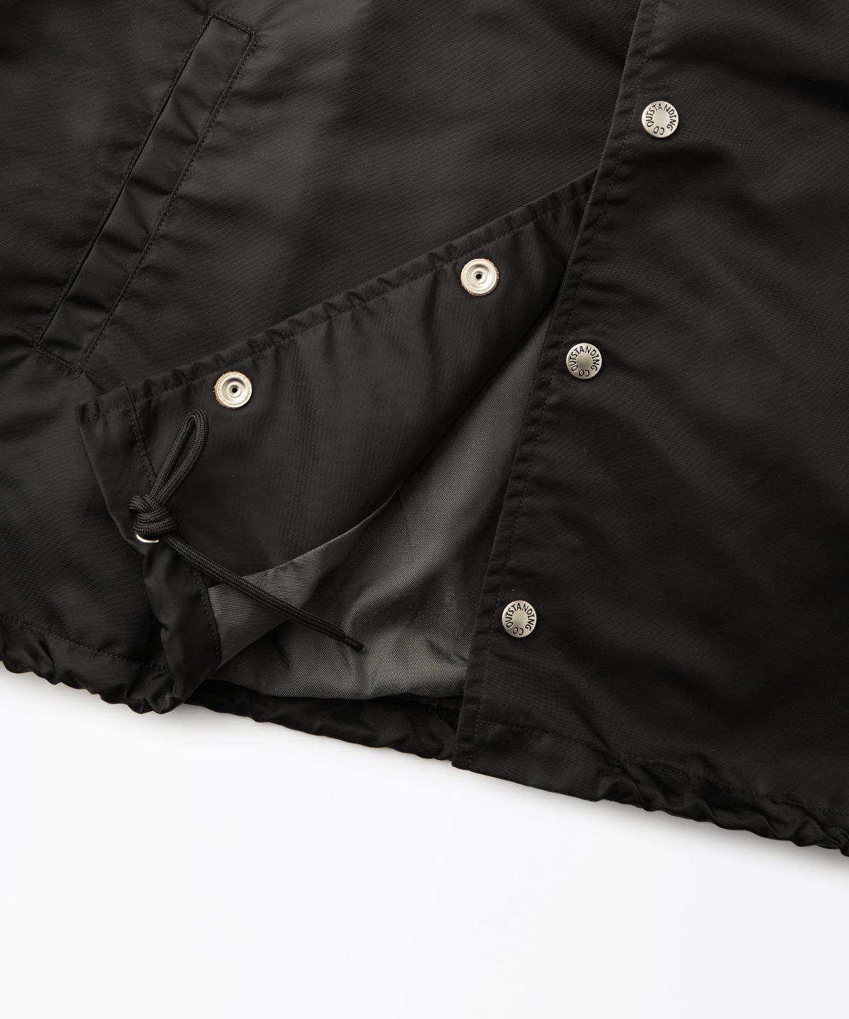 아웃스탠딩(OUTSTANDING) [LOONEY TUNES] WAPPEN COACH JACKET_BLACK