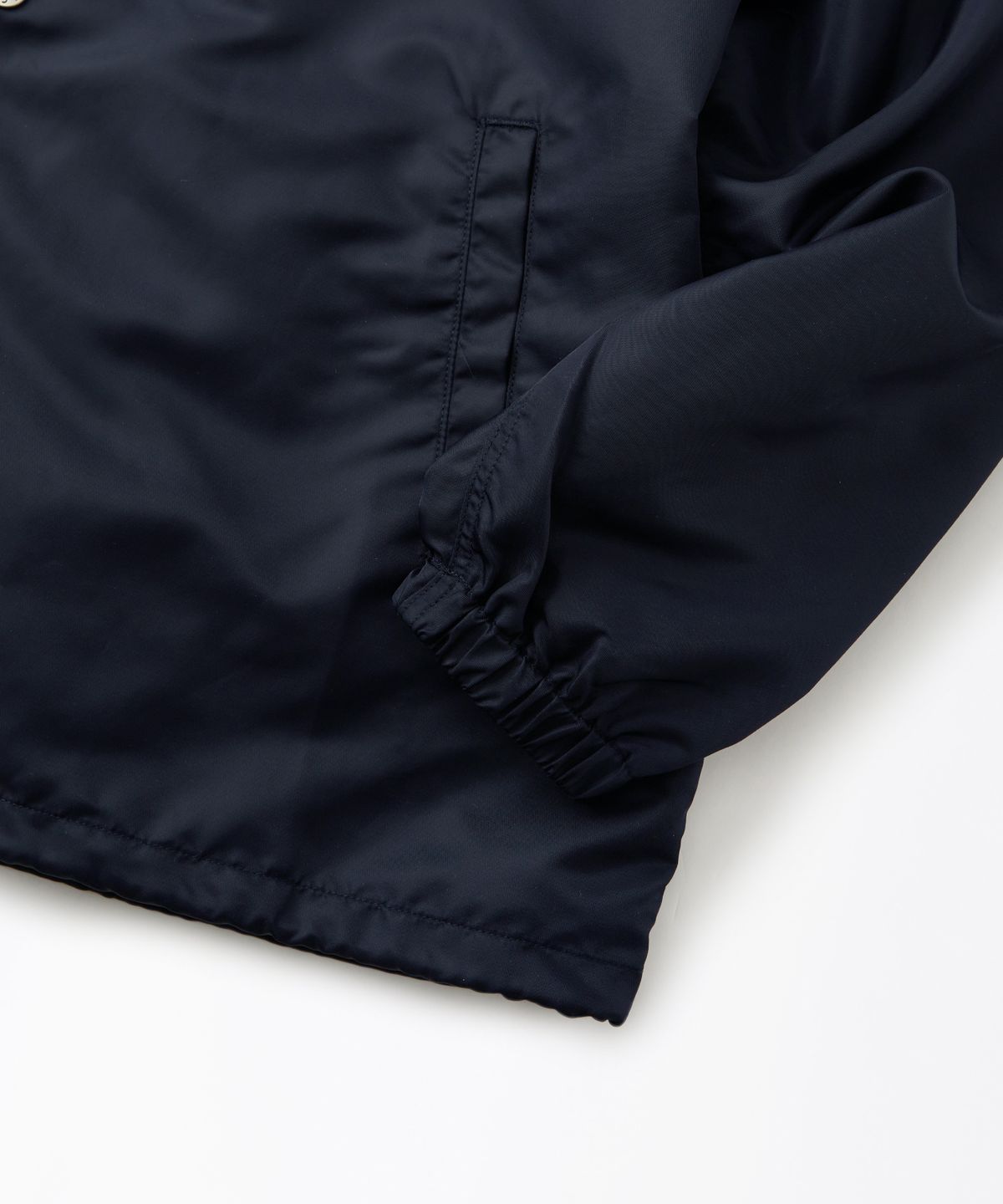 아웃스탠딩(OUTSTANDING) [LOONEY TUNES] WAPPEN COACH JACKET_NAVY