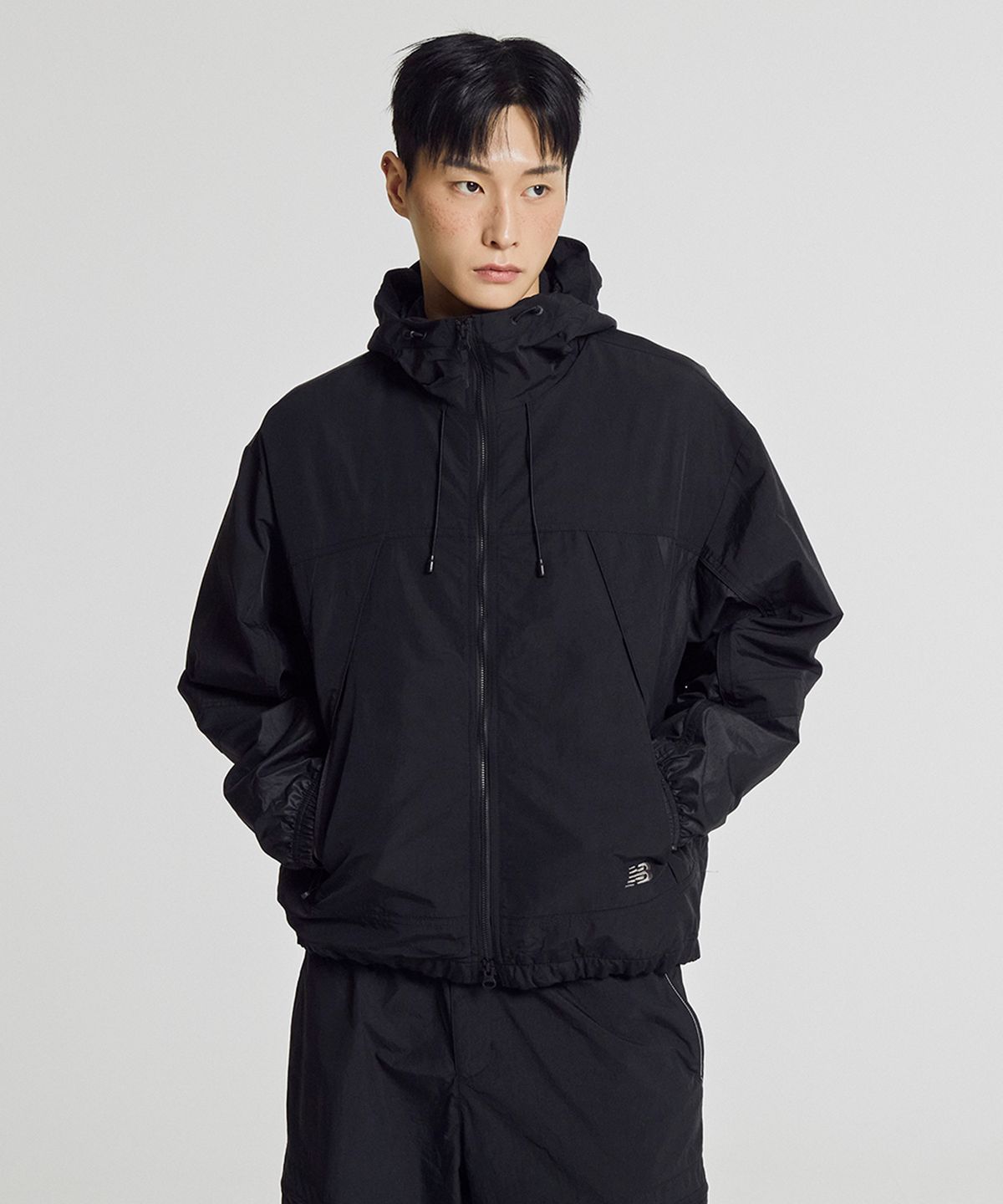 뉴발란스(NEW BALANCE) NBNAG21303 / UNI 740 Shifted 우븐 자켓 (BLACK)