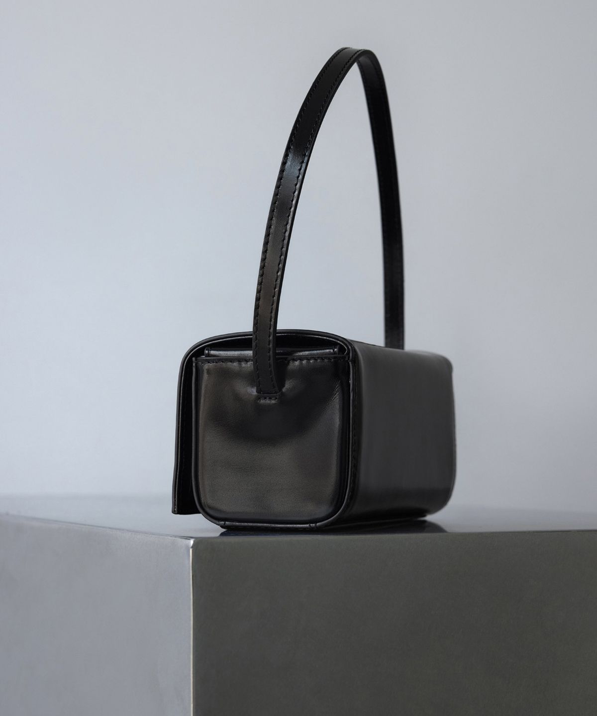에핑글러(EPINGLER) BUTTER BAR BAG MINI - BLACK