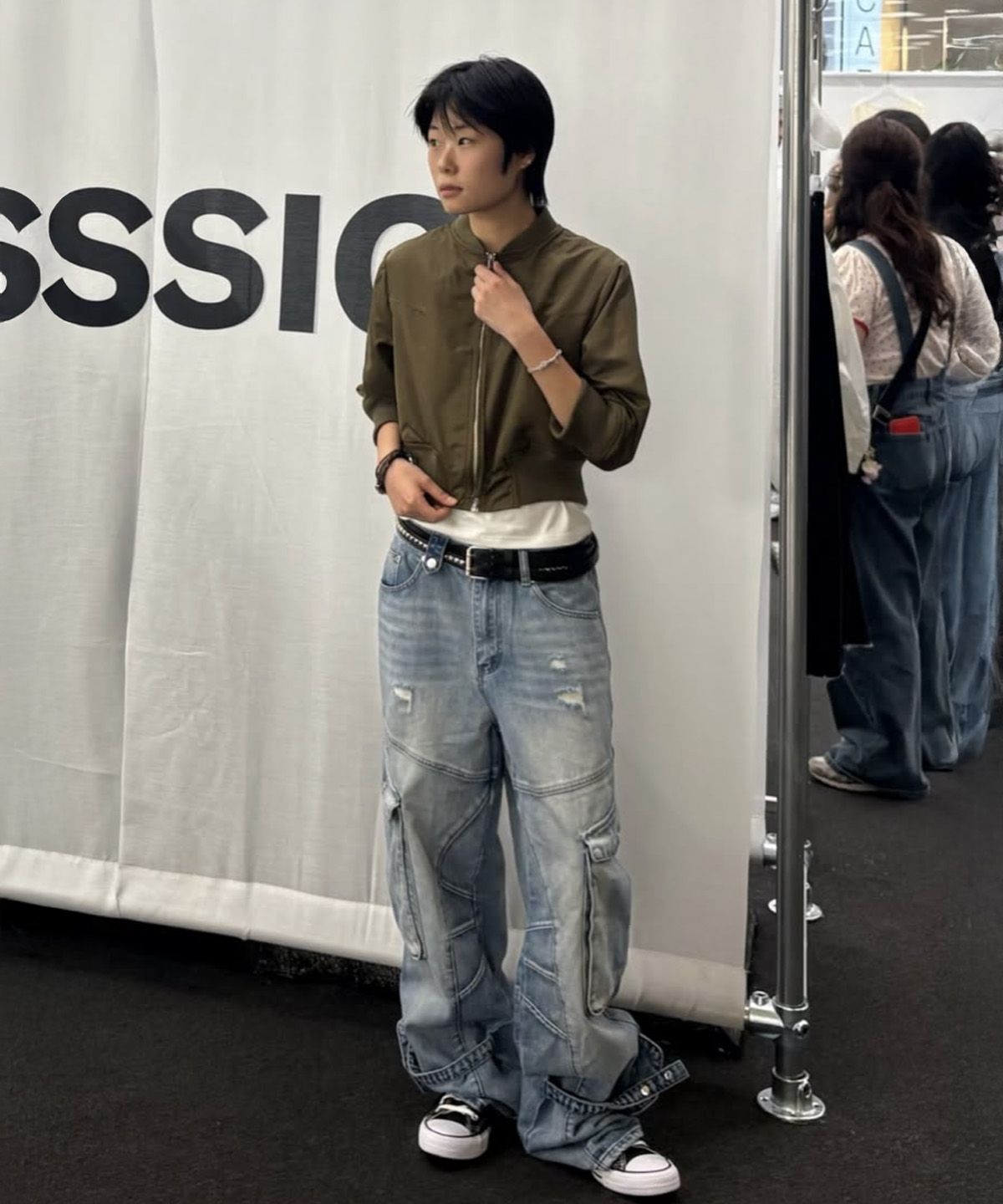 베테제(VETEZE) Washed Cargo Denim Detail Pants