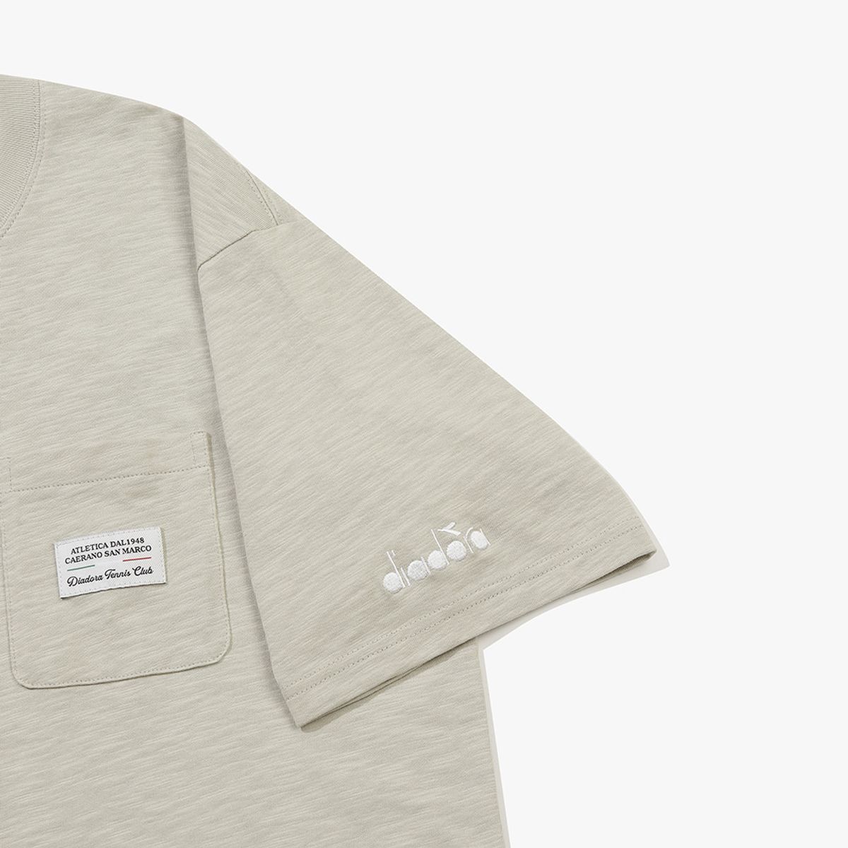 디아도라(diadora) 심볼 와펜 반팔 티셔츠 베이지 BEIGE