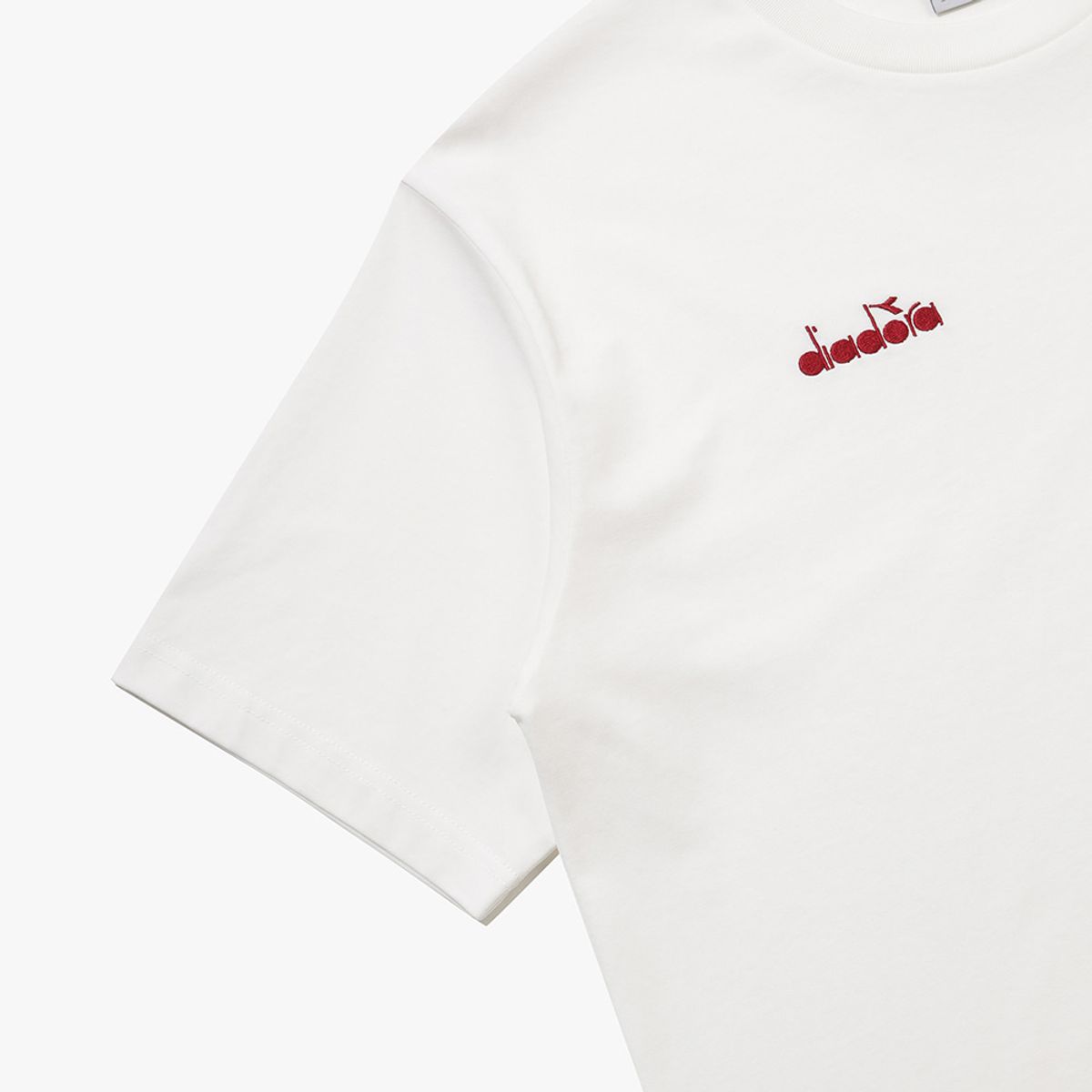 디아도라(diadora) 하트 로고 반팔 티셔츠 IVORY