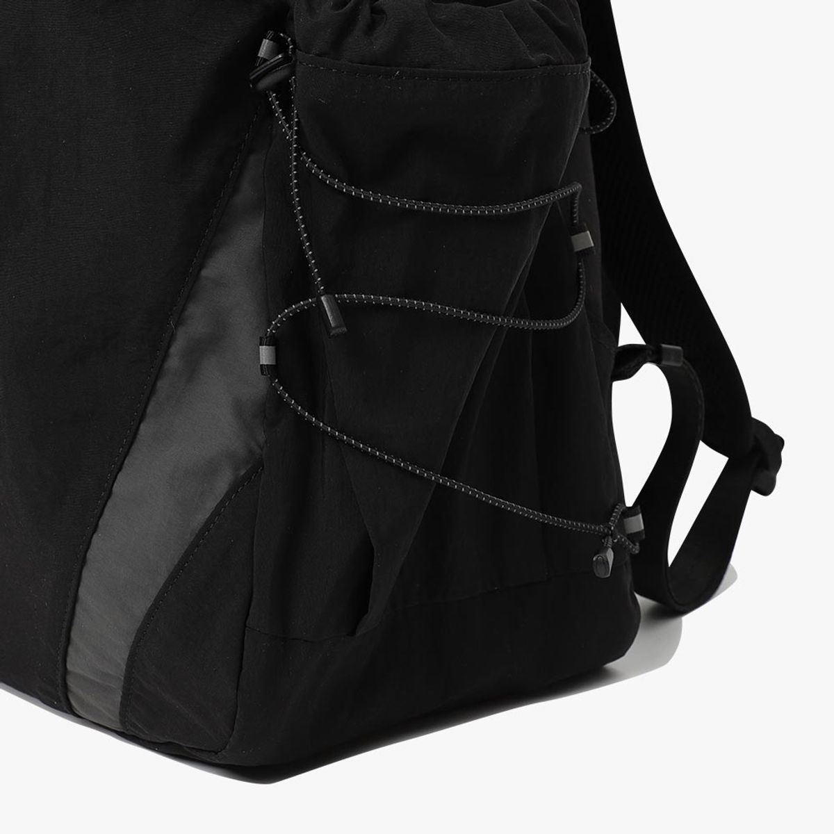 디아도라(diadora) 폴리모 나일론 스트링백 BLACK