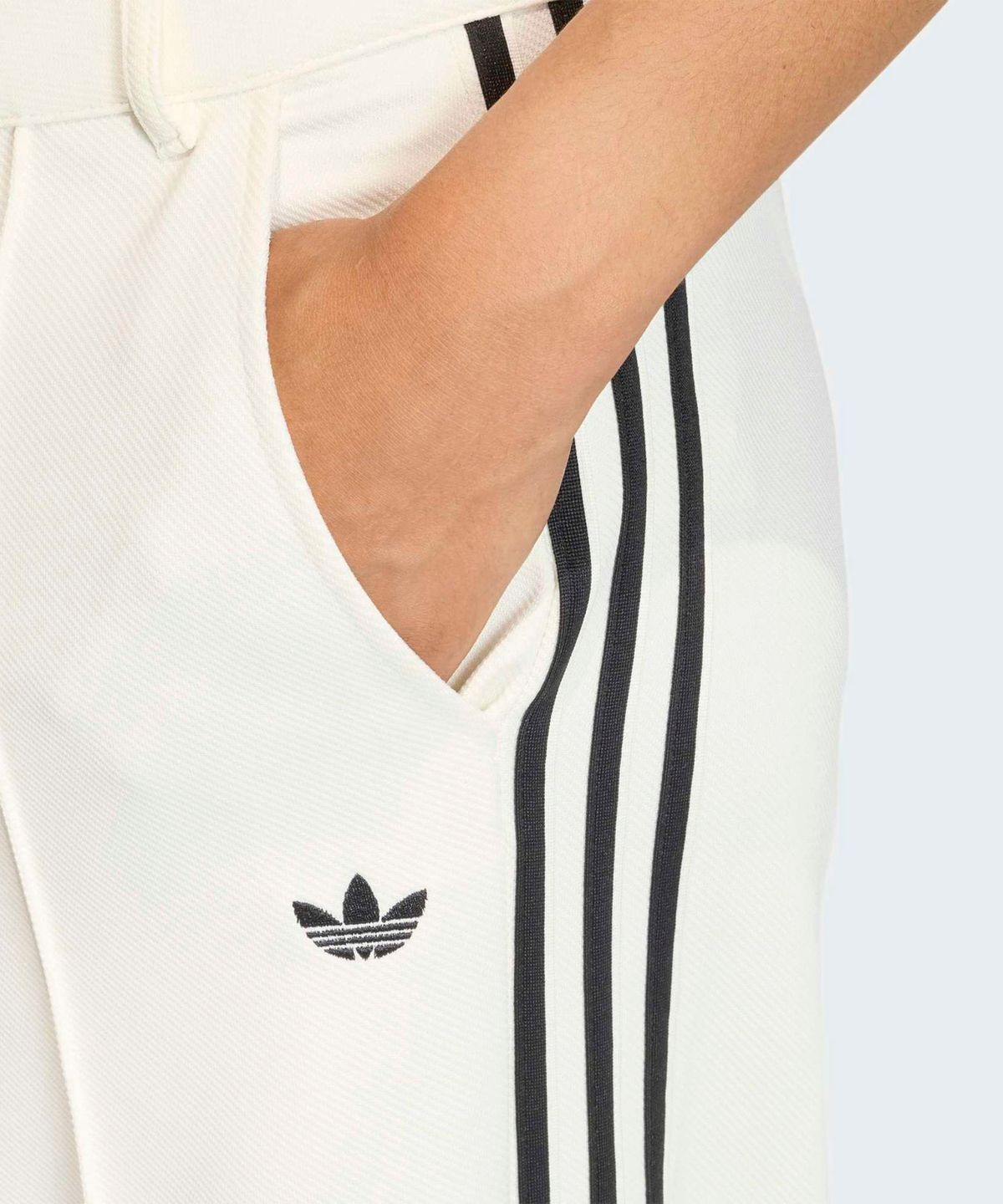 아디다스(ADIDAS) 스포츠 테일러드 팬츠 - 화이트 / KC9089