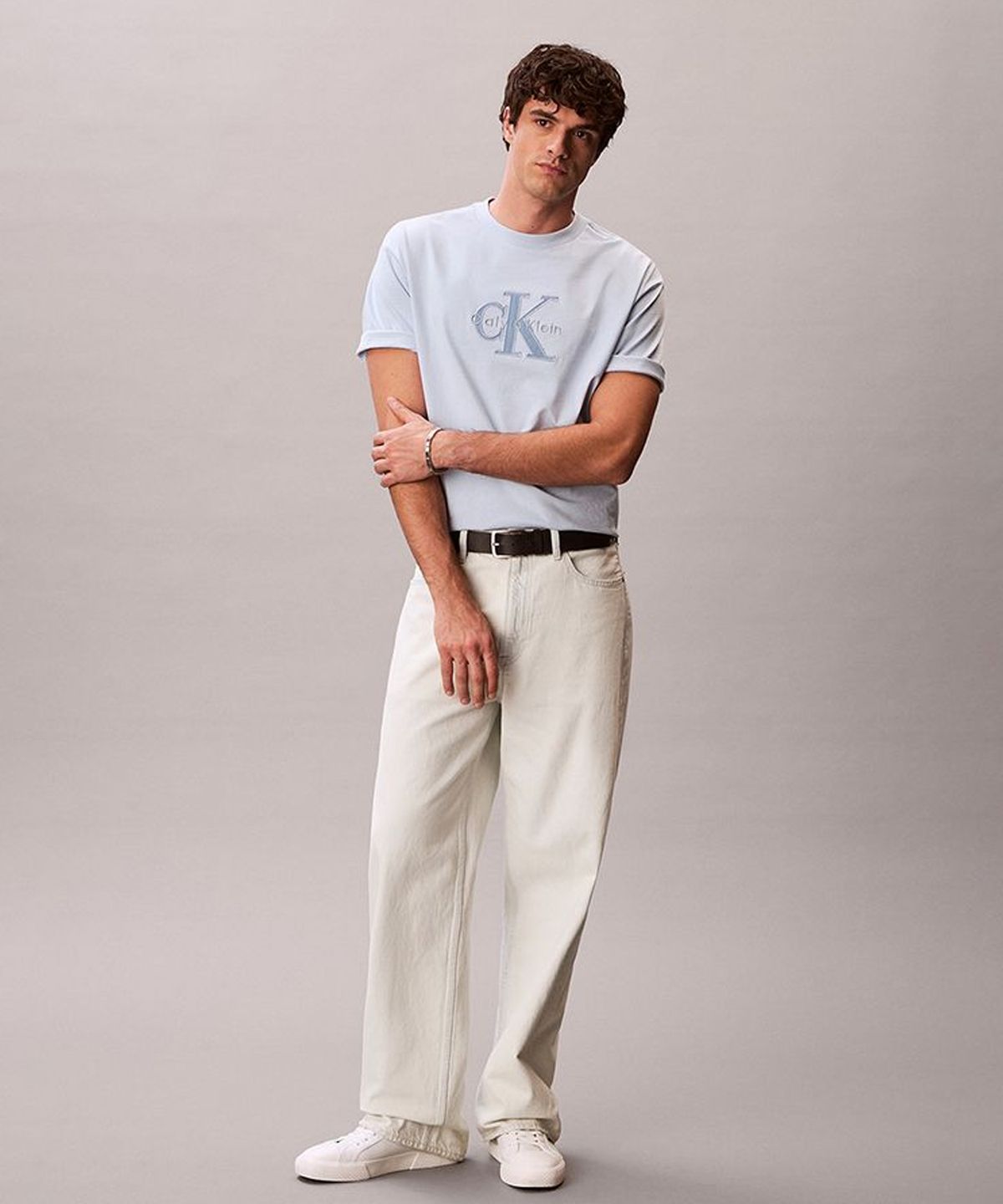 캘빈클라인 진(CALVIN KLEIN JEANS) 엘리베이티드 모노로고 반팔 티셔츠 4RF819G C1O