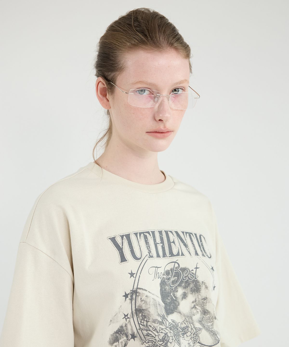 유센틱(YUTHENTIC) ANGEL VTG 티셔츠 크림 AW5ME4399A