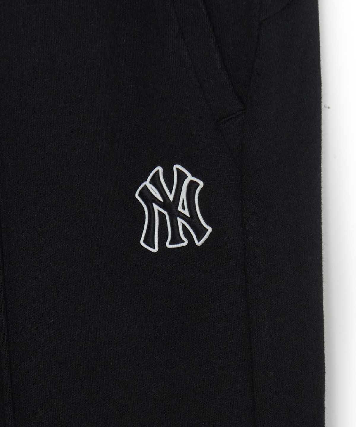 엠엘비(MLB) 여성 베이직 스몰로고 플레어 팬츠 NY (Black)