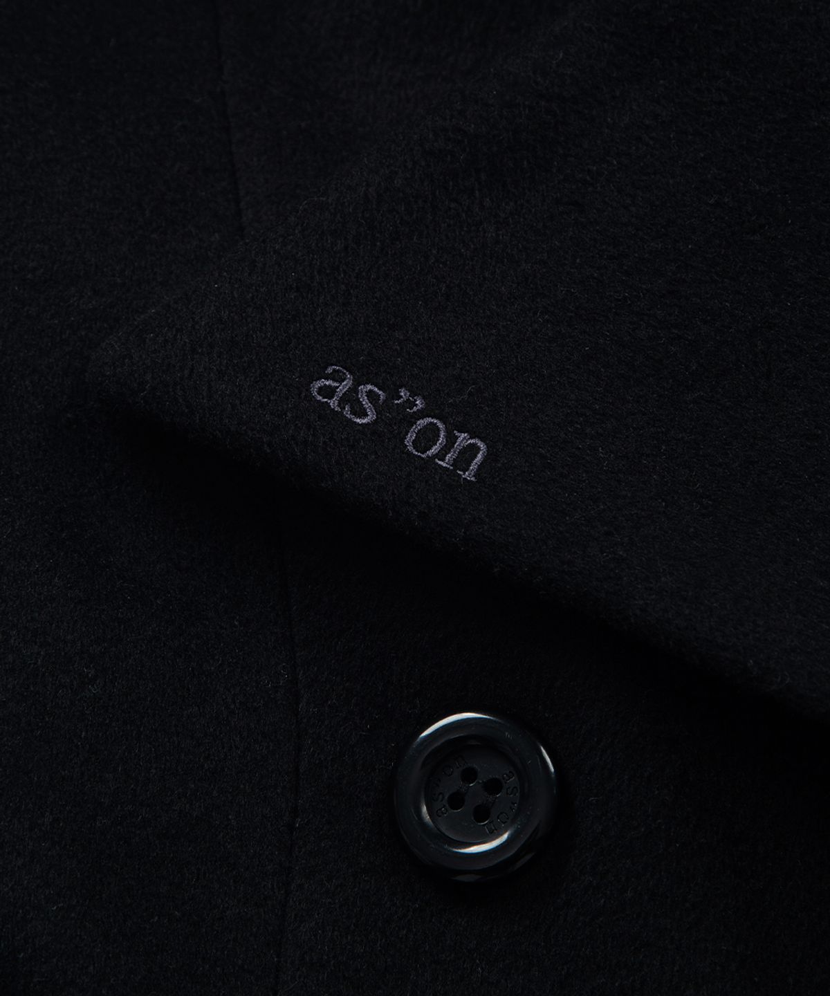 애즈온(ASON) FOY BUTTON SHORT COAT / BLACK