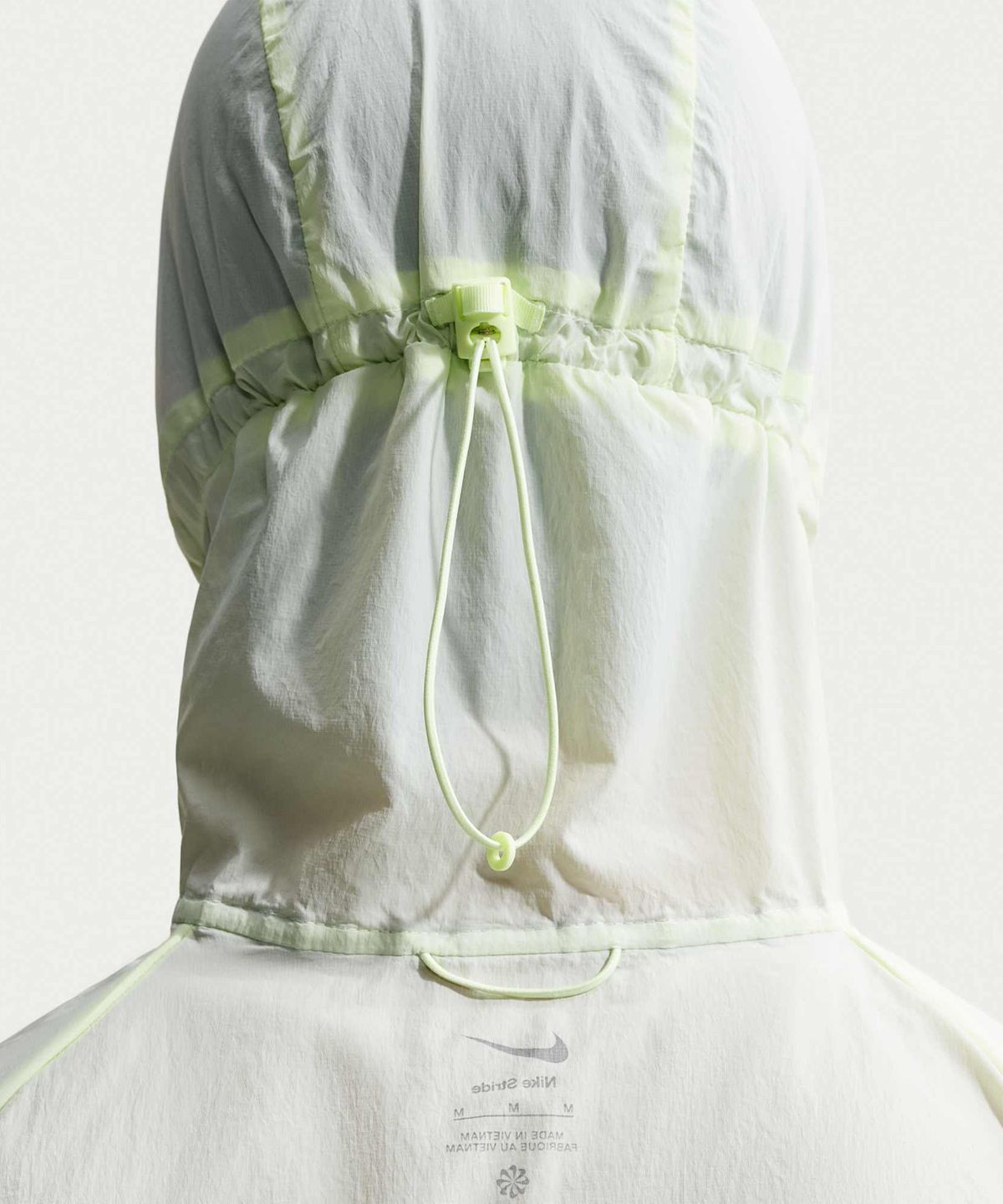 나이키(NIKE) 스트라이드 리펠 UV 러닝 재킷 M - 배얼리 볼트 / HV4549-737