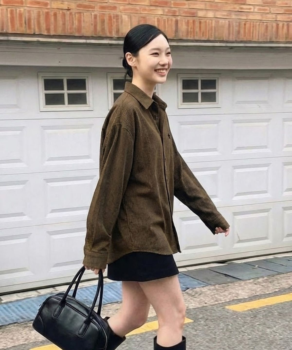 칙스(CHICKS) 마이크로 체크 오버핏 셔츠 카멜