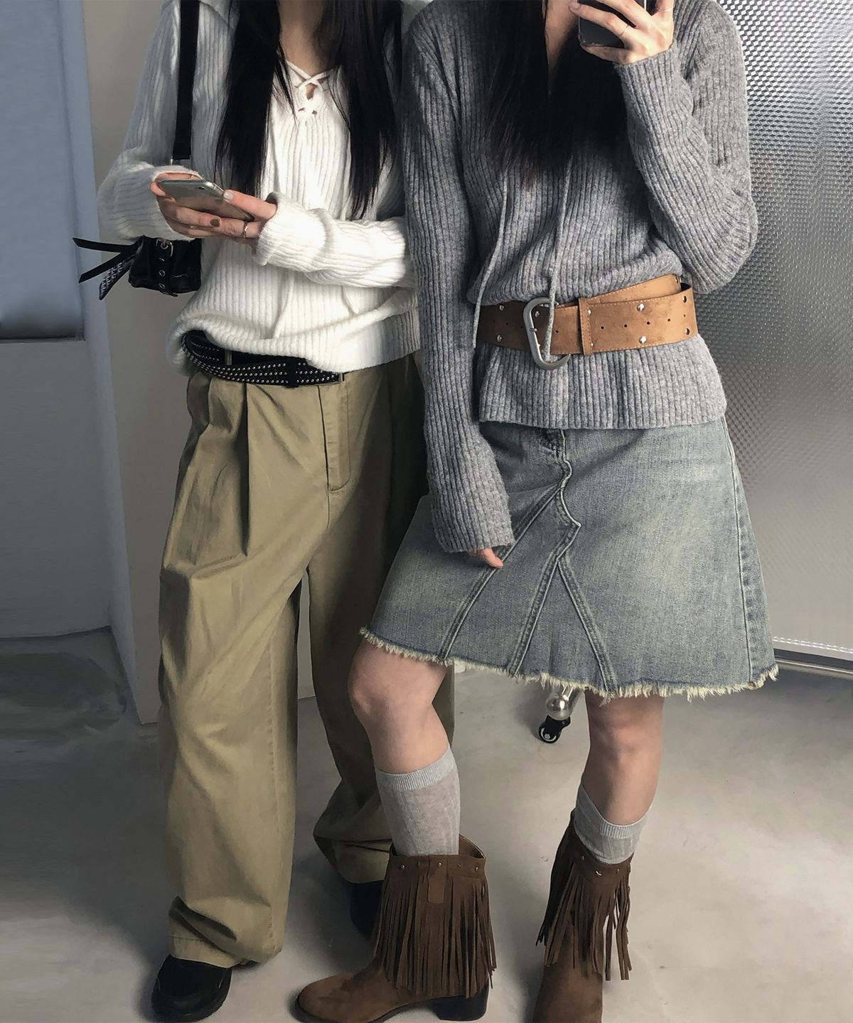 칙스(CHICKS) 빈티지 워싱 컷팅 미디 데님 스커트 딥블루