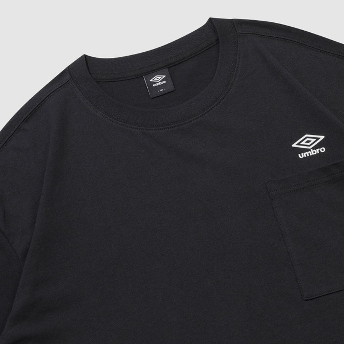 엄브로(UMBRO) 포켓 코튼 긴팔 티셔츠 블랙 UR121CRL11