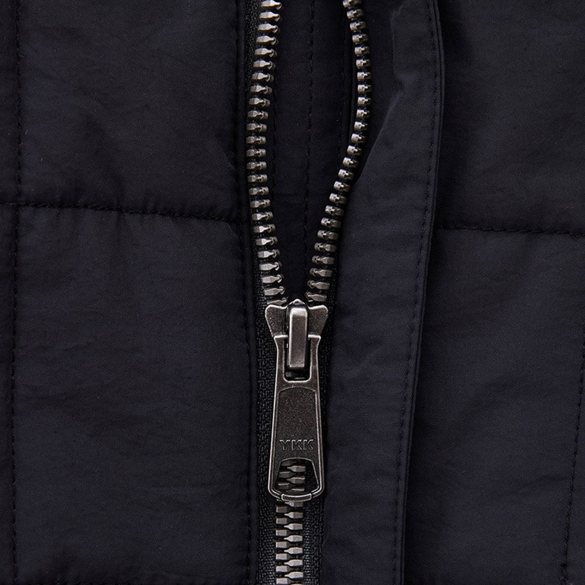에스티코(STCO) DIEMS 스퀘어 퀼팅 점퍼 블랙 (클래식핏)_DJPUA03CSB