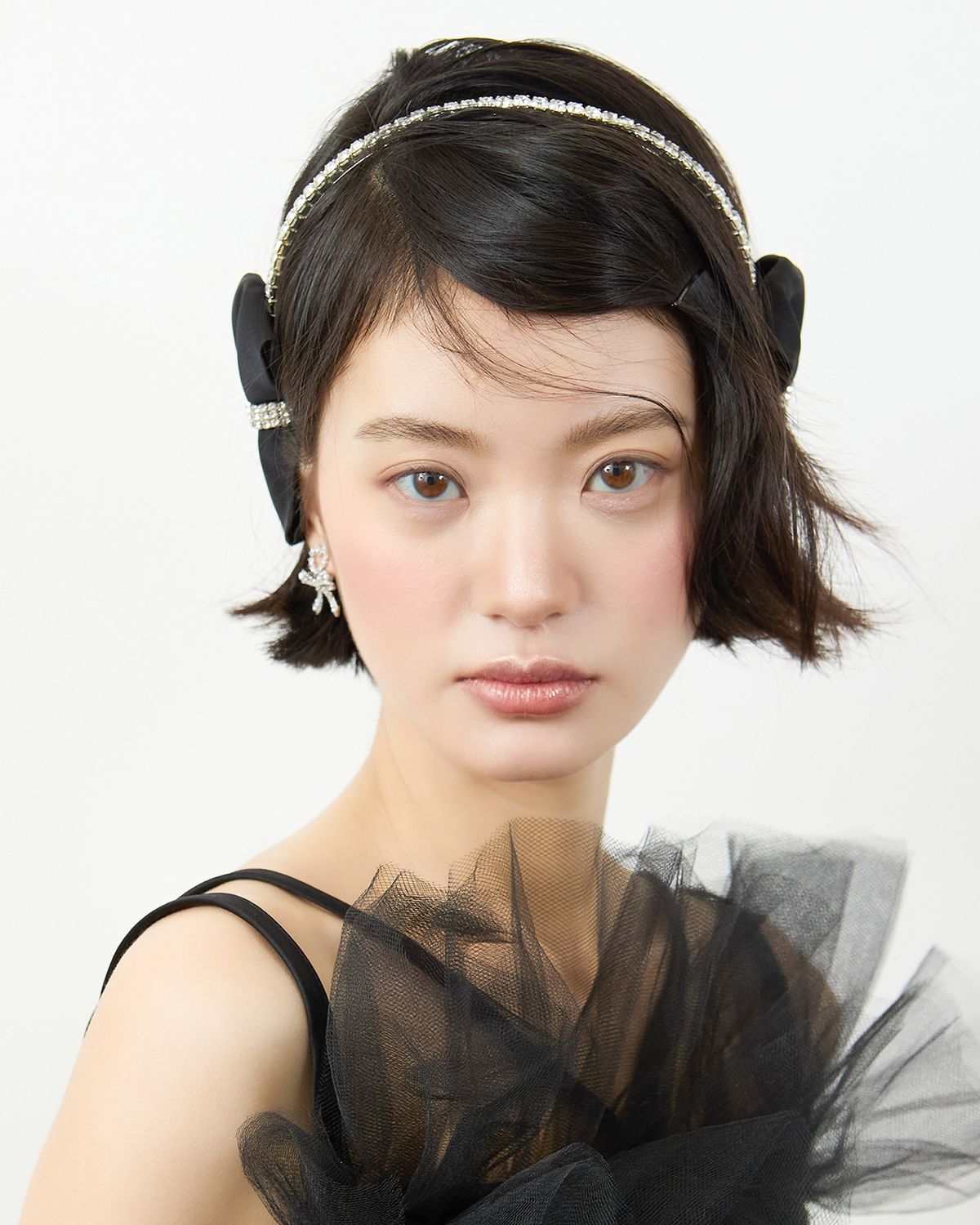 러뷰이(LOVUEE) 필리그리 하트 리본 귀걸이