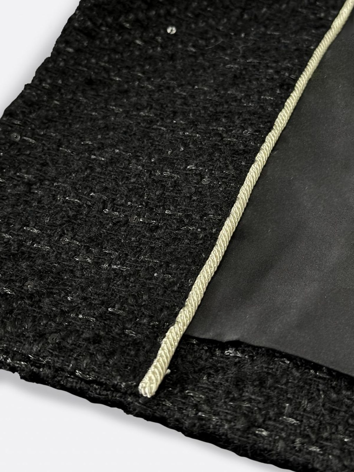 엘시 아일랜드(ELCY ISLAND) Hourglass Tailored Tweed Jacket (BLACK)