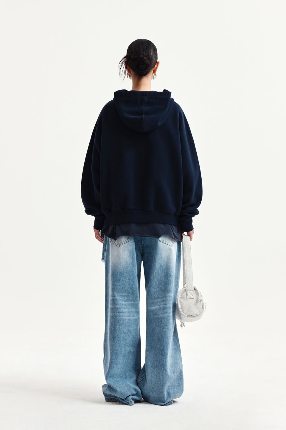 MUSINSA公式 | MATIN KIM GRAFFITI LOGO HOODY ZIP UP IN NAVY