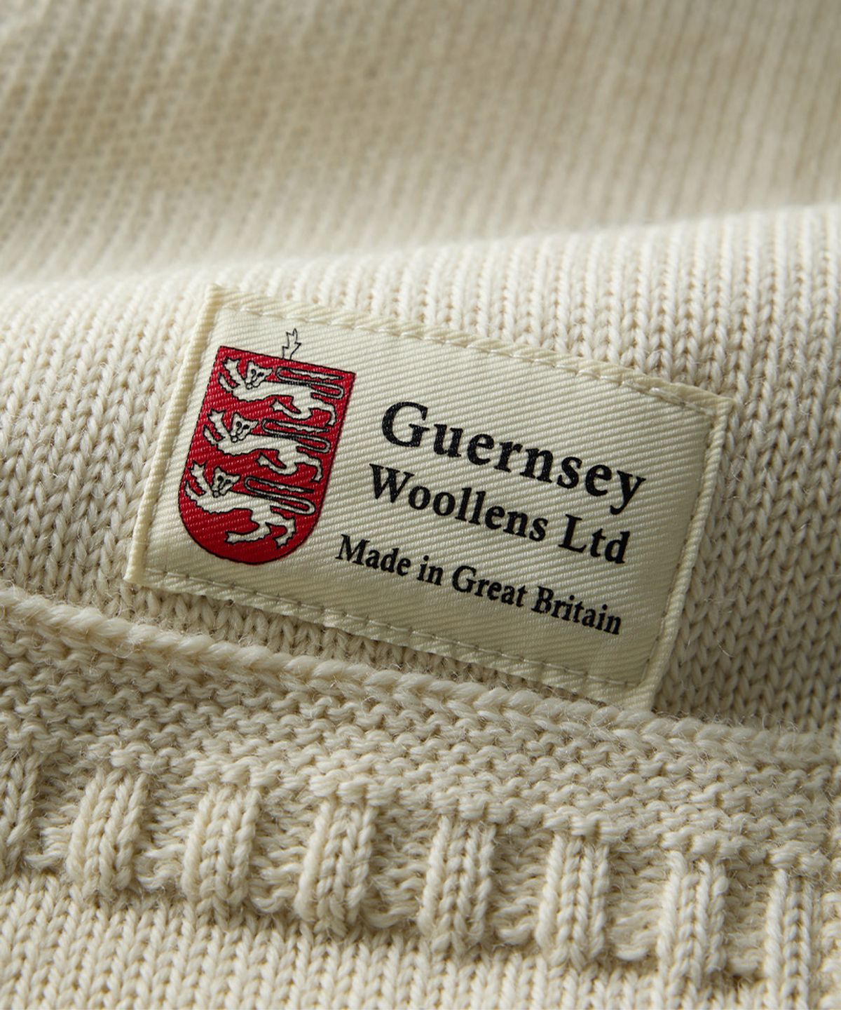 건지 울른스(Guernsey Woollens) 피셔맨 홀가먼트 가디건 - 아란