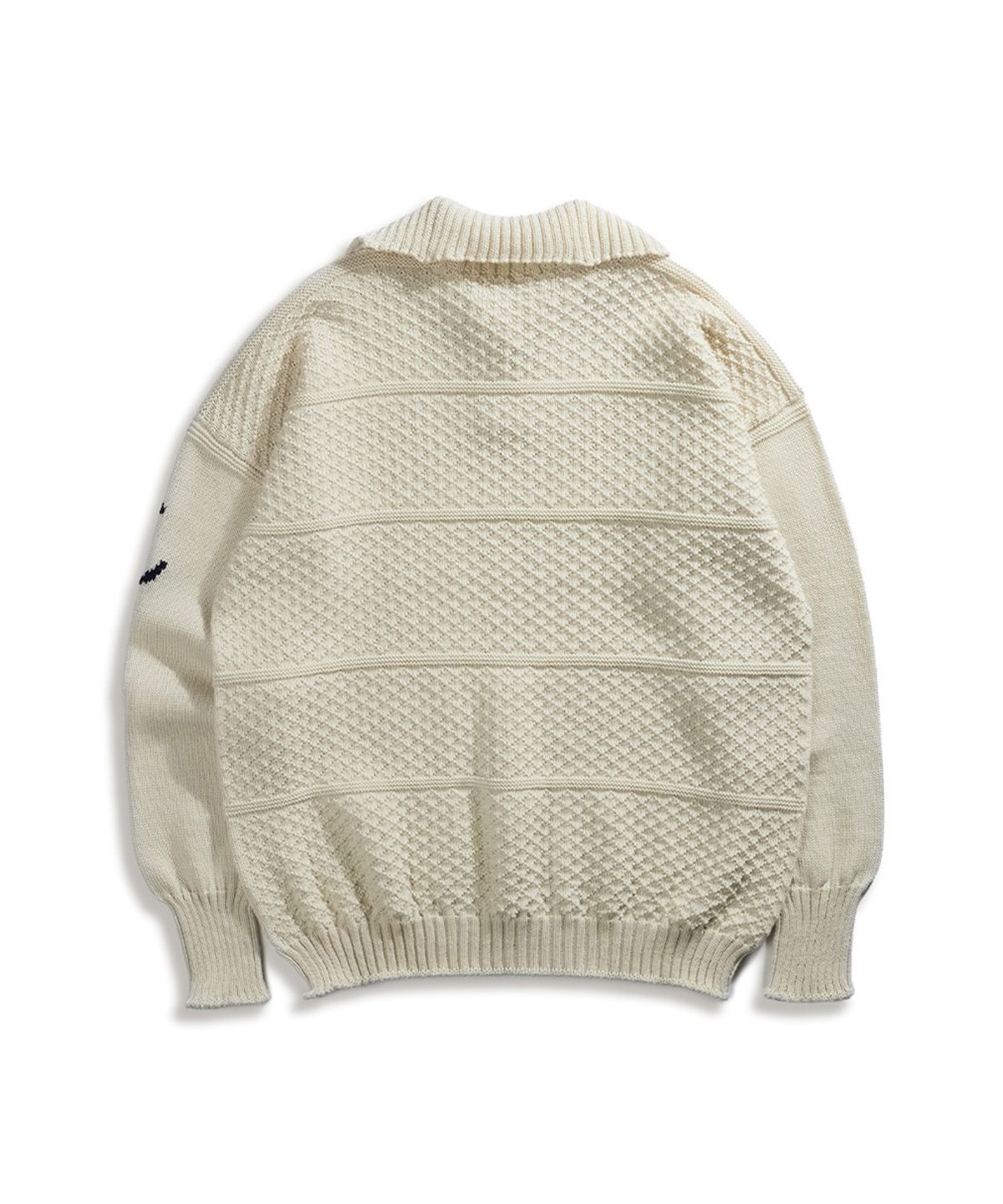 건지 울른스(Guernsey Woollens) 아란 하프 버튼 스웨터 - 아란