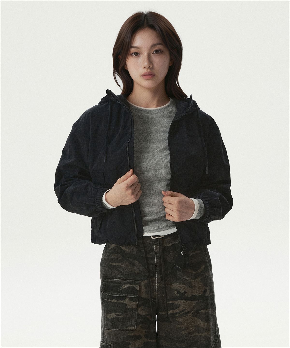 후아유(WHO.A.U) Hood Windbreaker / WHJJG2312F