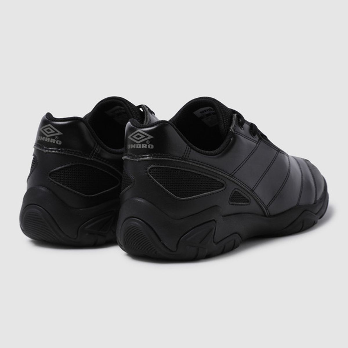 엄브로(UMBRO) CLEAT (클리트) 블랙 UR123CTP23