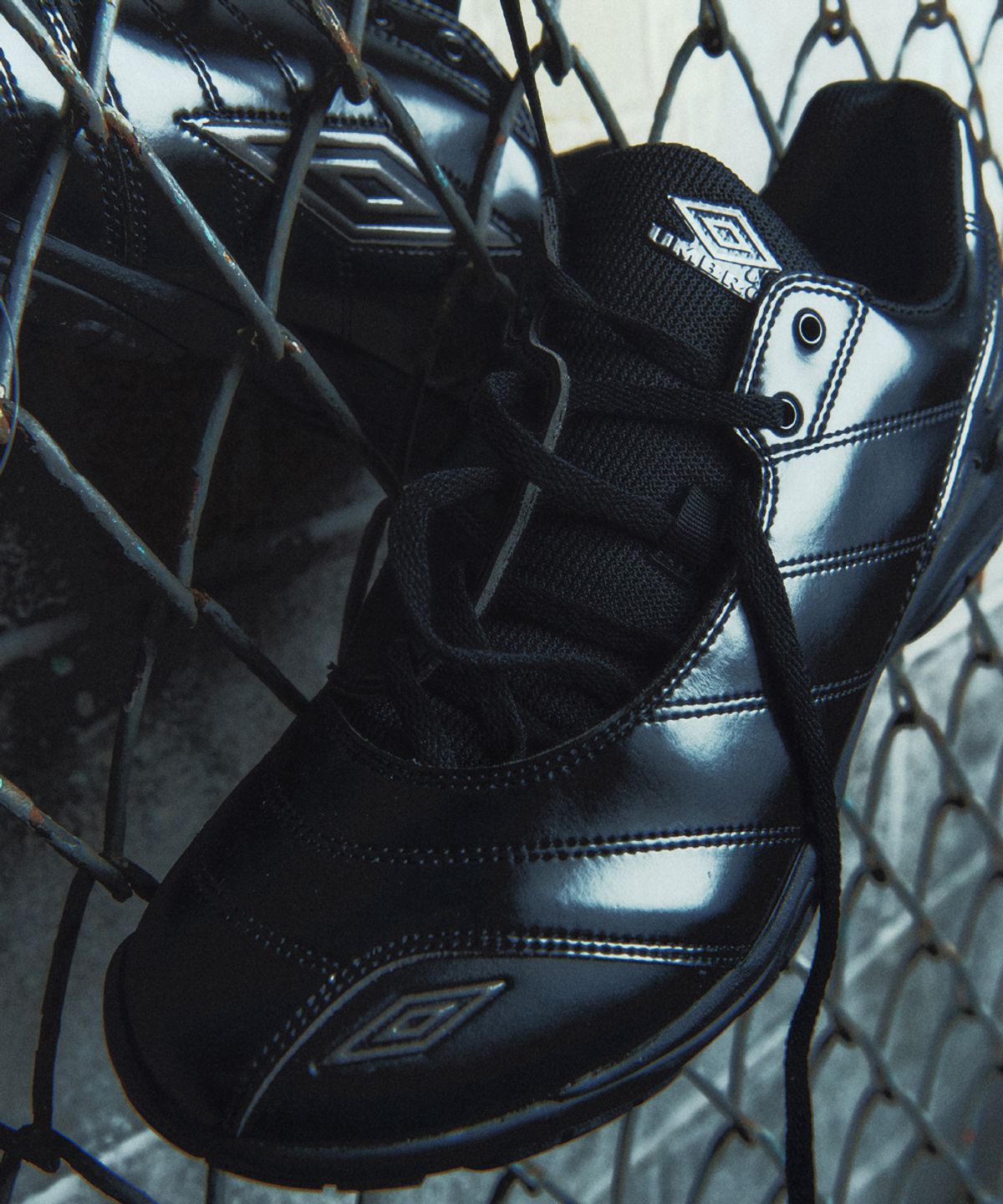 엄브로(UMBRO) CLEAT (클리트) 블랙 UR123CTP23