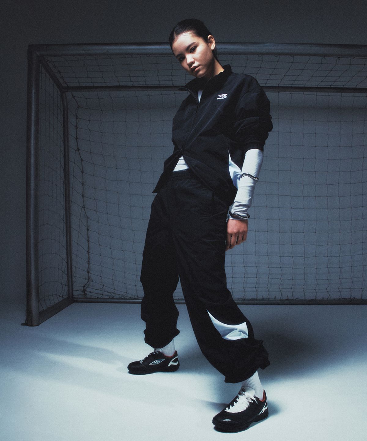 엄브로(UMBRO) CLEAT (클리트) 블랙/레드 UR123CTP23