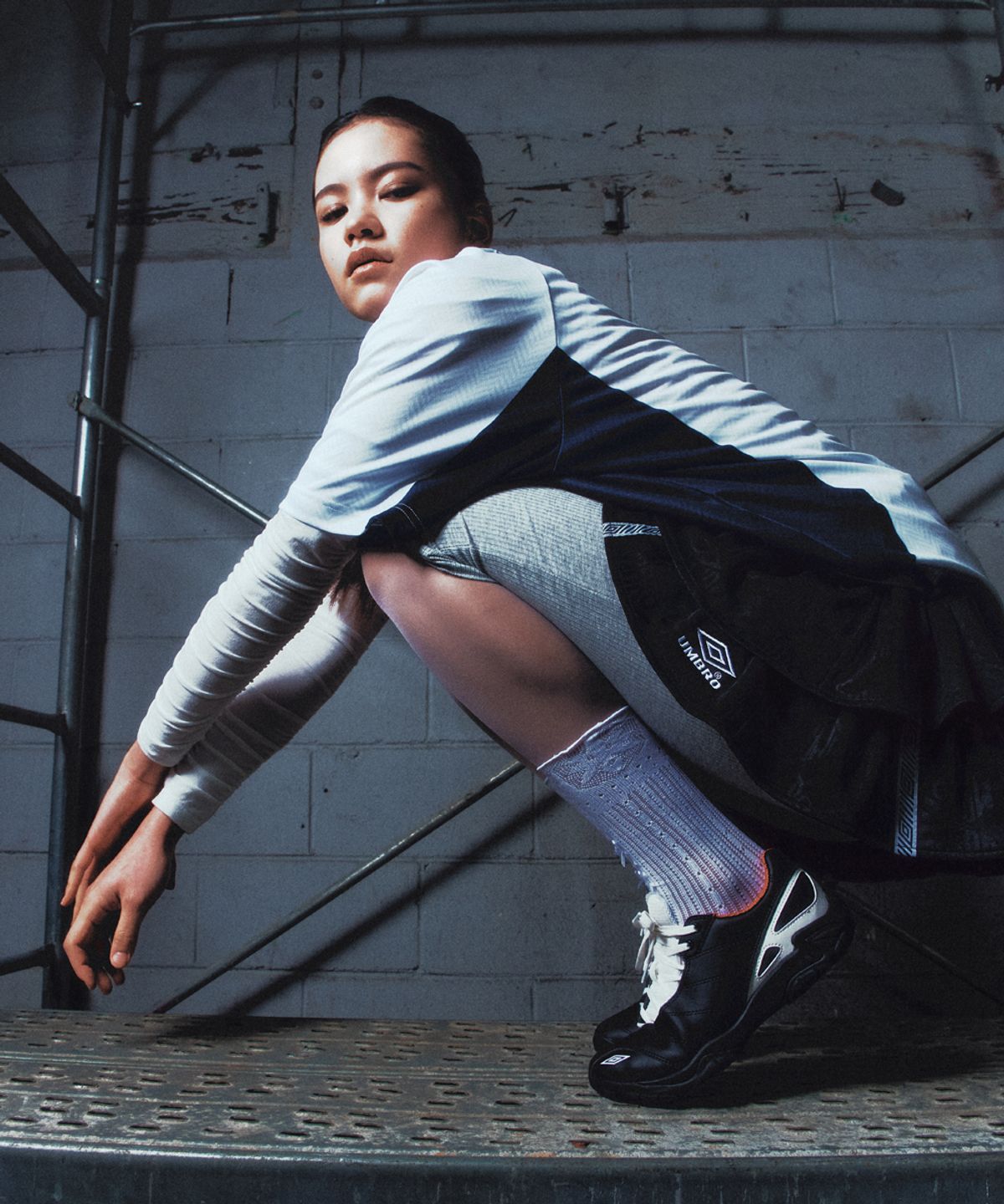 엄브로(UMBRO) CLEAT (클리트) 블랙/레드 UR123CTP23