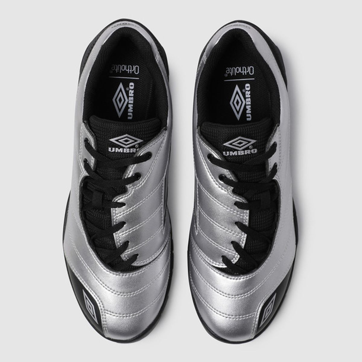 엄브로(UMBRO) CLEAT (클리트) 실버 UR123CTP23