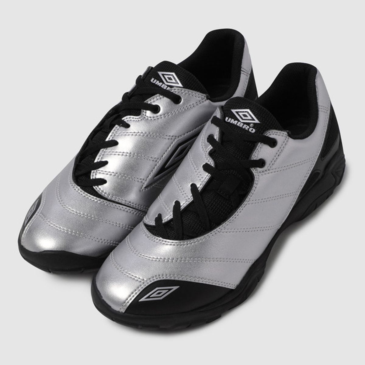 엄브로(UMBRO) CLEAT (클리트) 실버 UR123CTP23