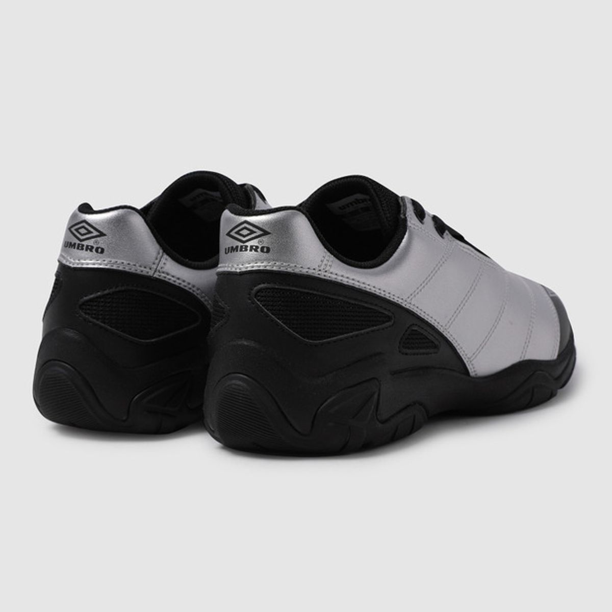 엄브로(UMBRO) CLEAT (클리트) 실버 UR123CTP23